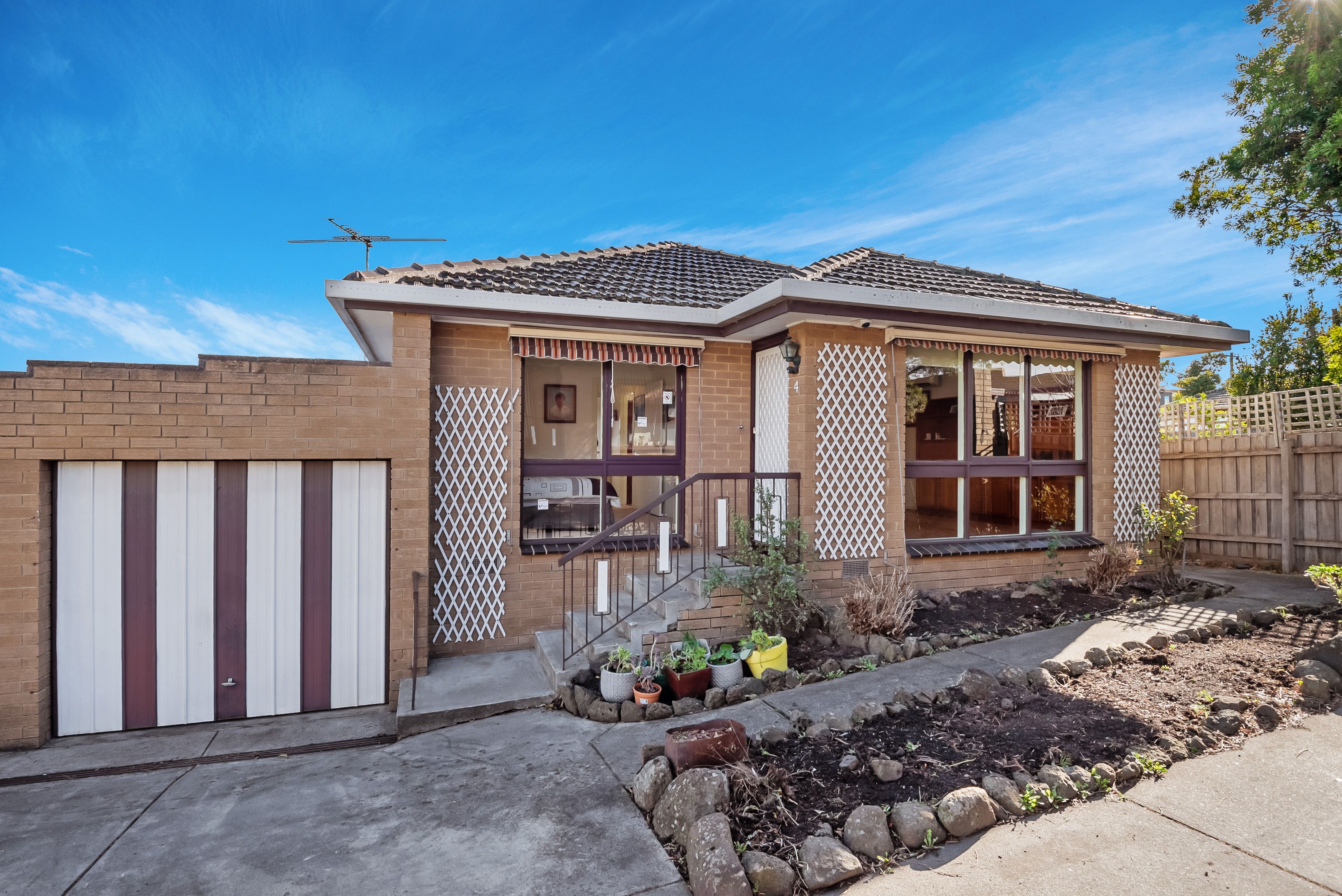 54 St Vigeons Road, Reservoir VIC 3073