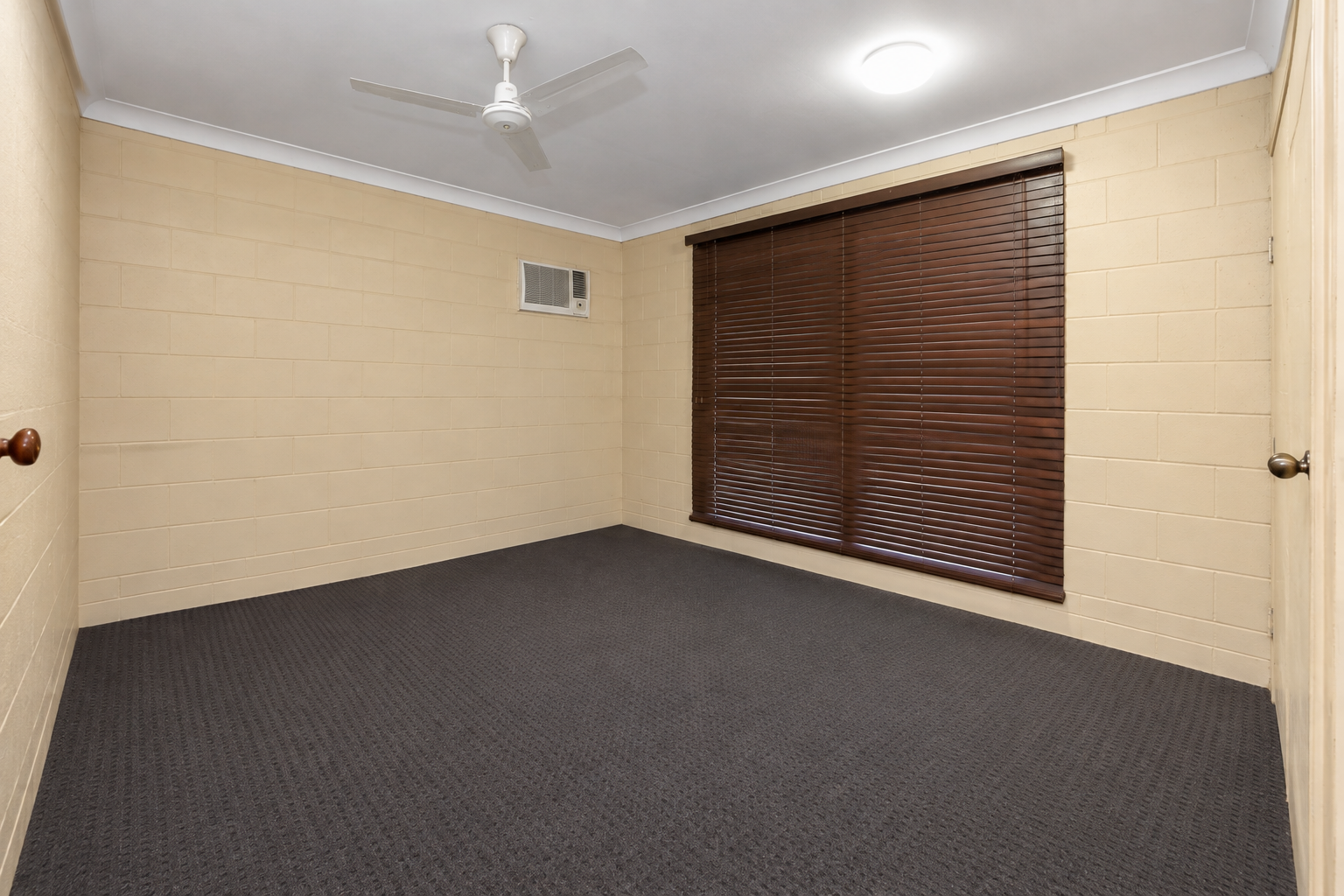 22 Lynette Street — photo 4 of 13