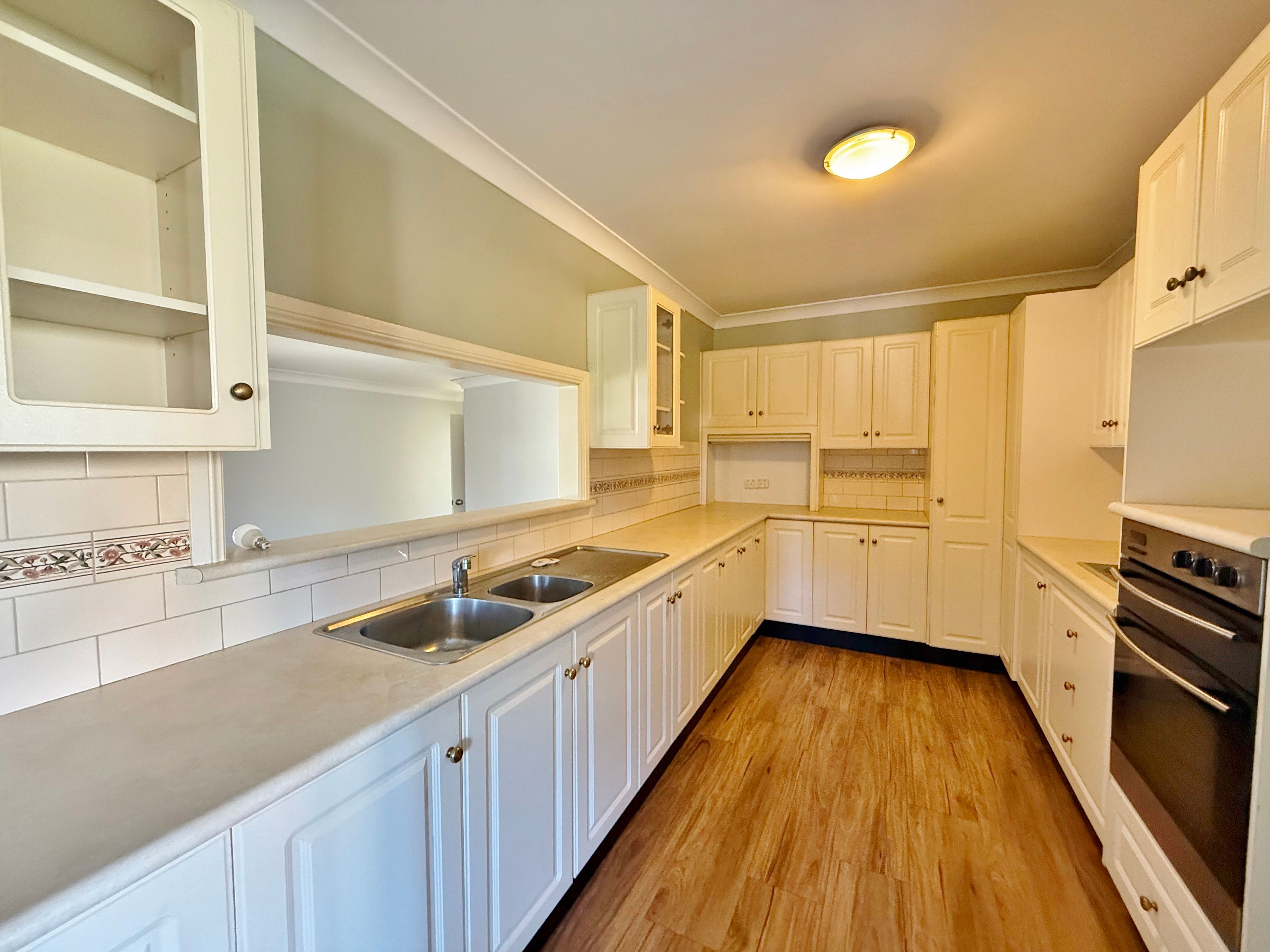 11 Monteagle Street, Young, NSW 2594