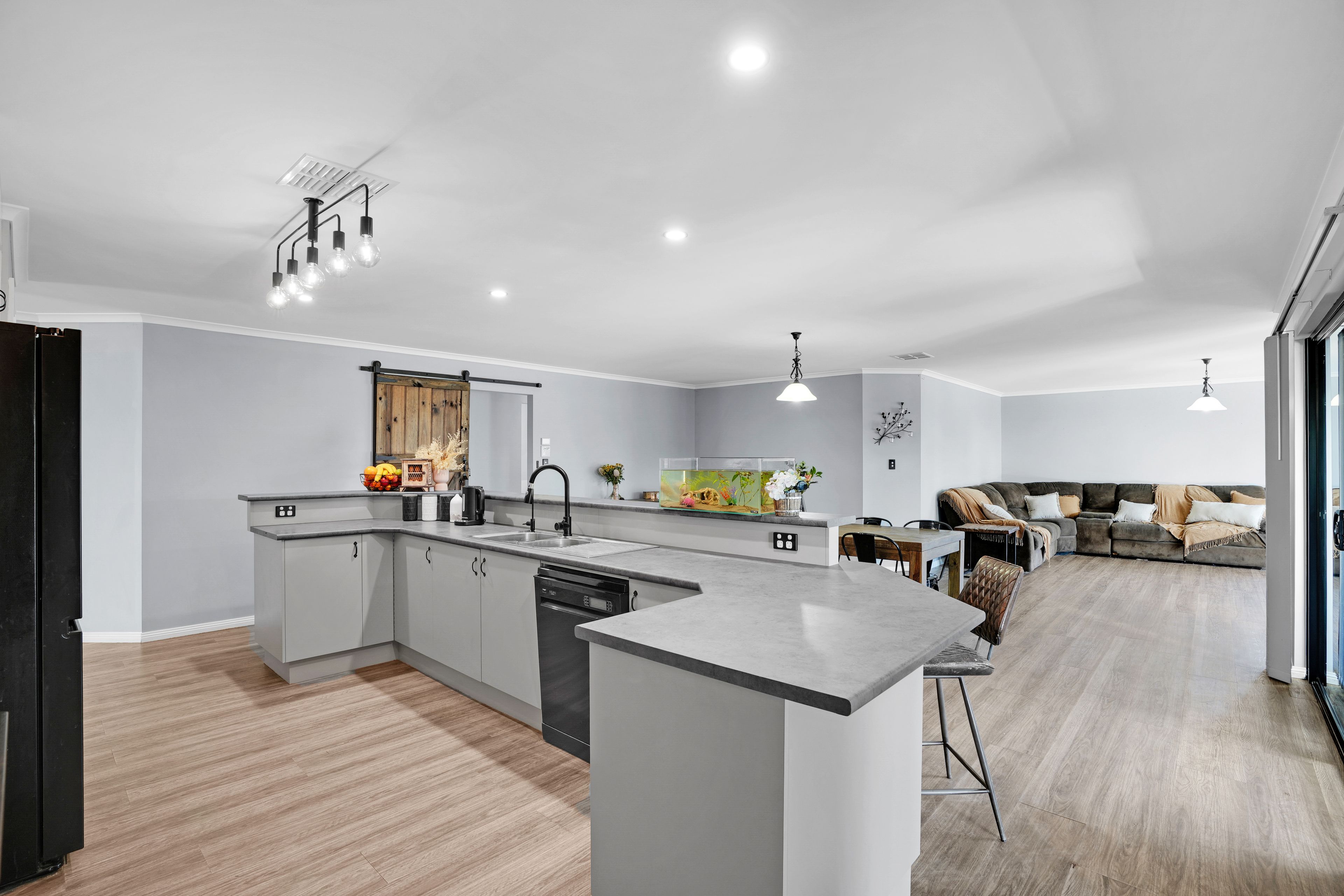 23 Station Place — photo 7 of 15