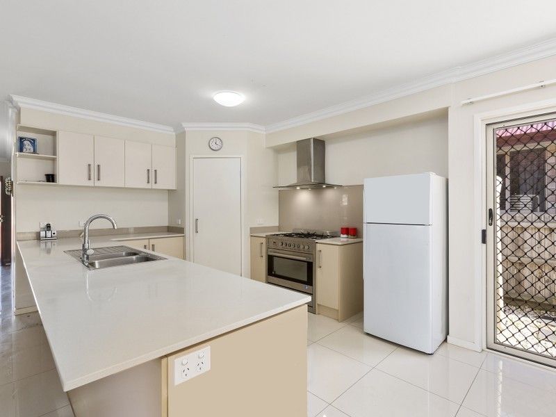 4b Prestwick Street, Oxley, QLD 4075