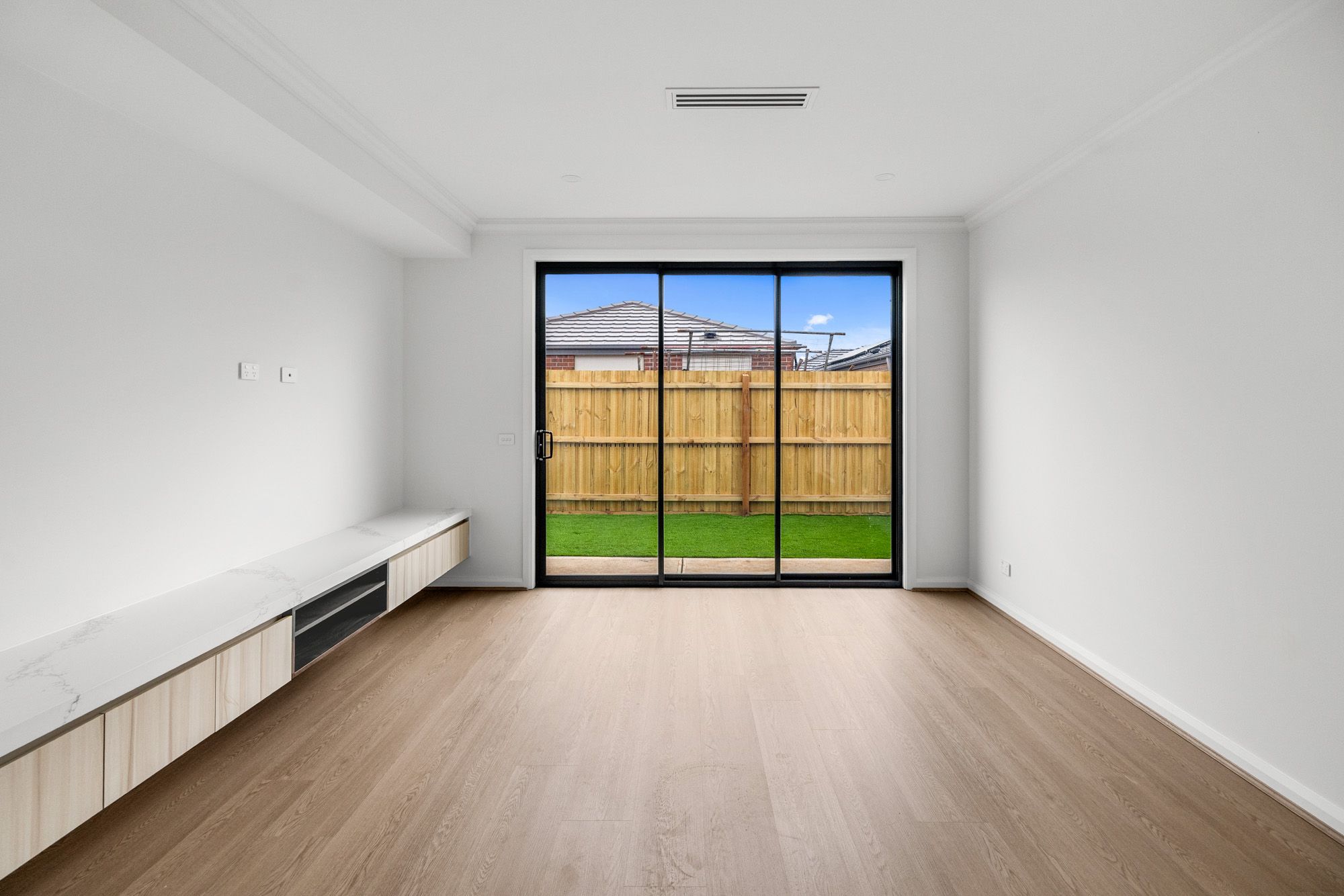 70 Coltan Avenue — photo 9 of 18