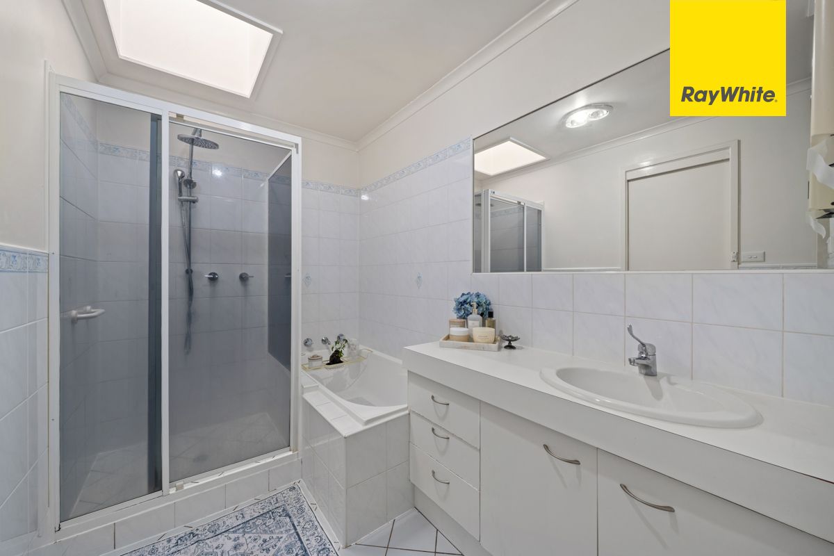 30/21 Cossington Smith Crescent — photo 10 of 18