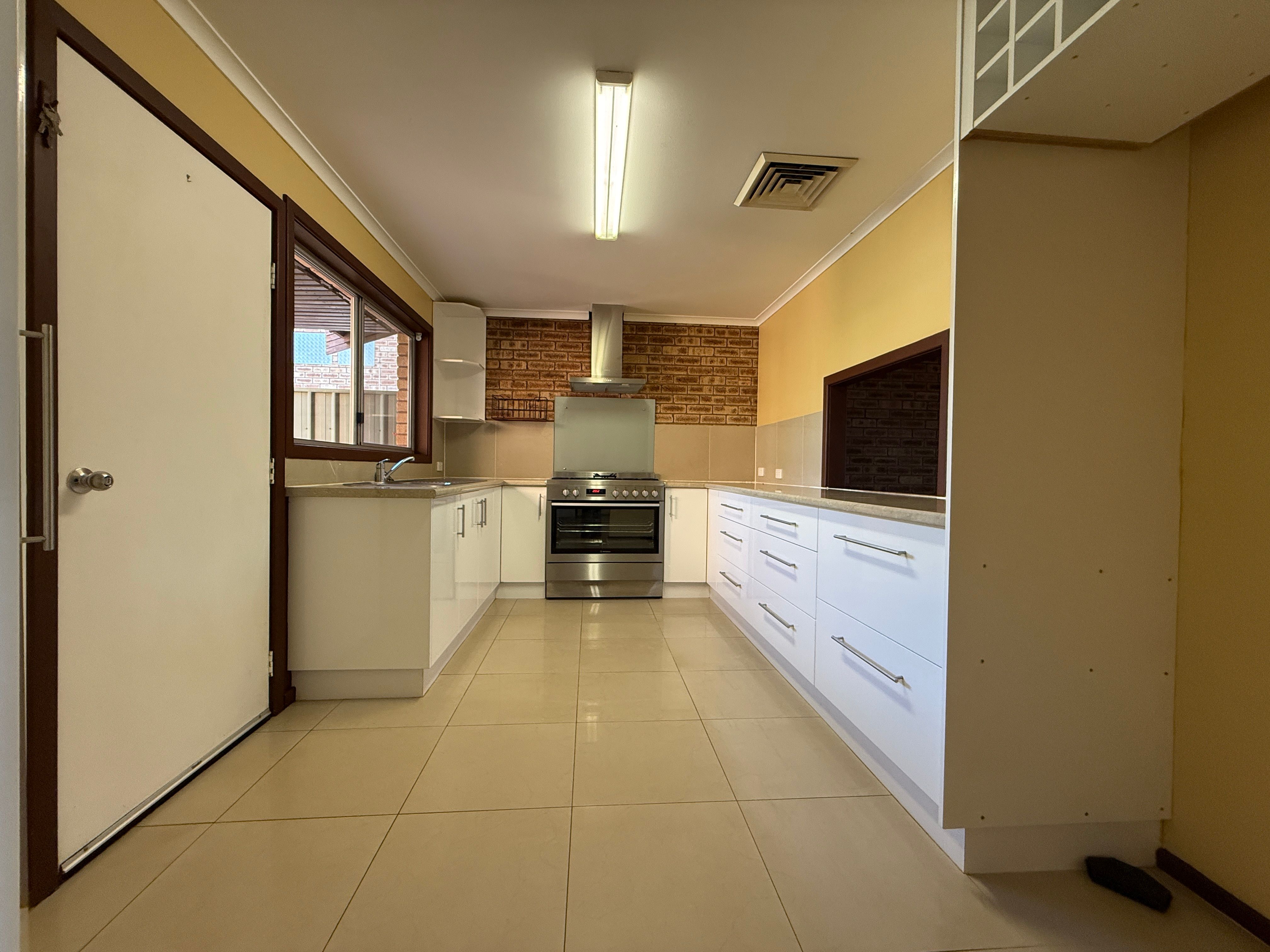 4B Caporn Place, Millars Well, WA 6714