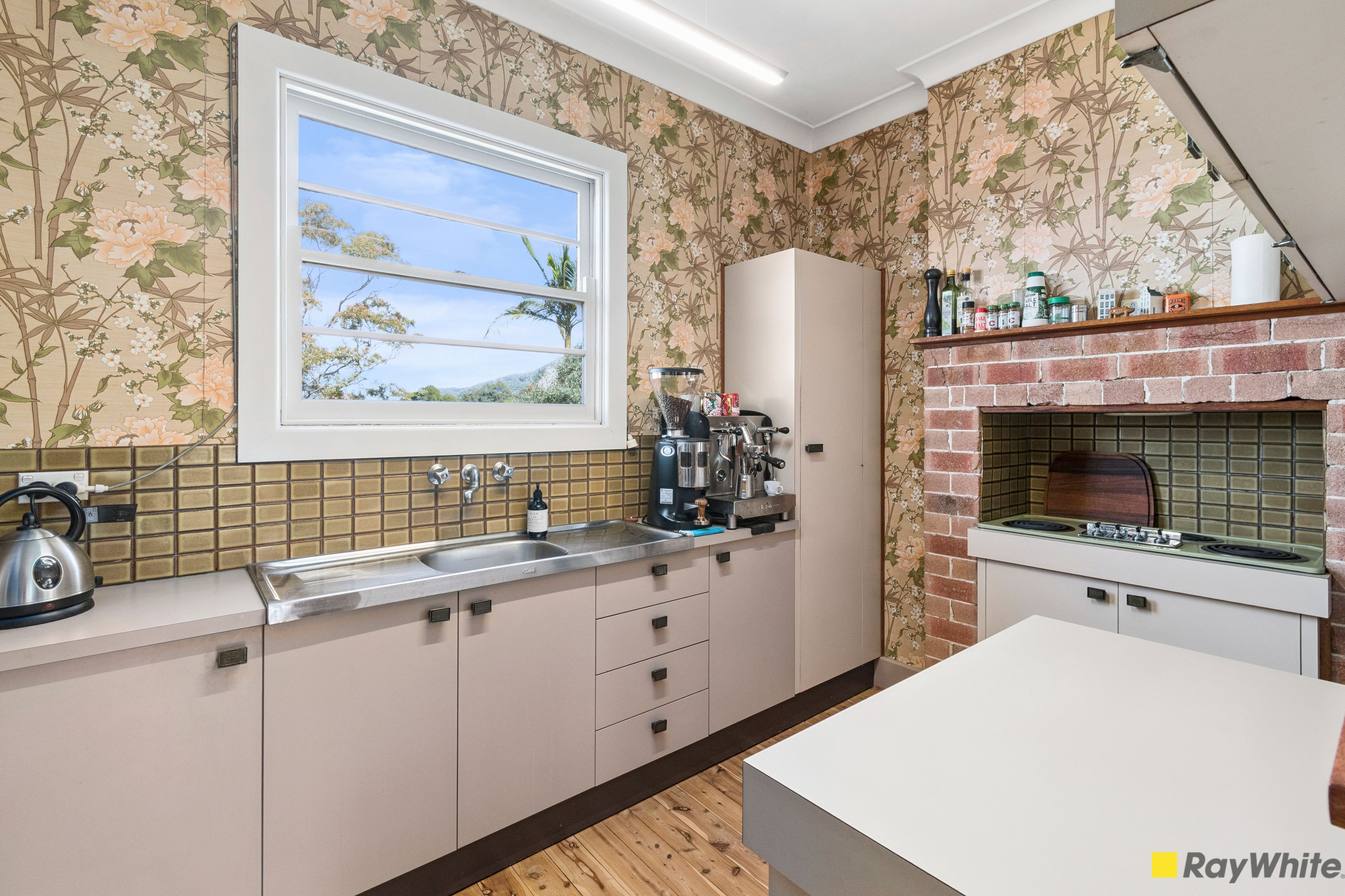 30 Hillcrest Avenue — photo 4 of 10