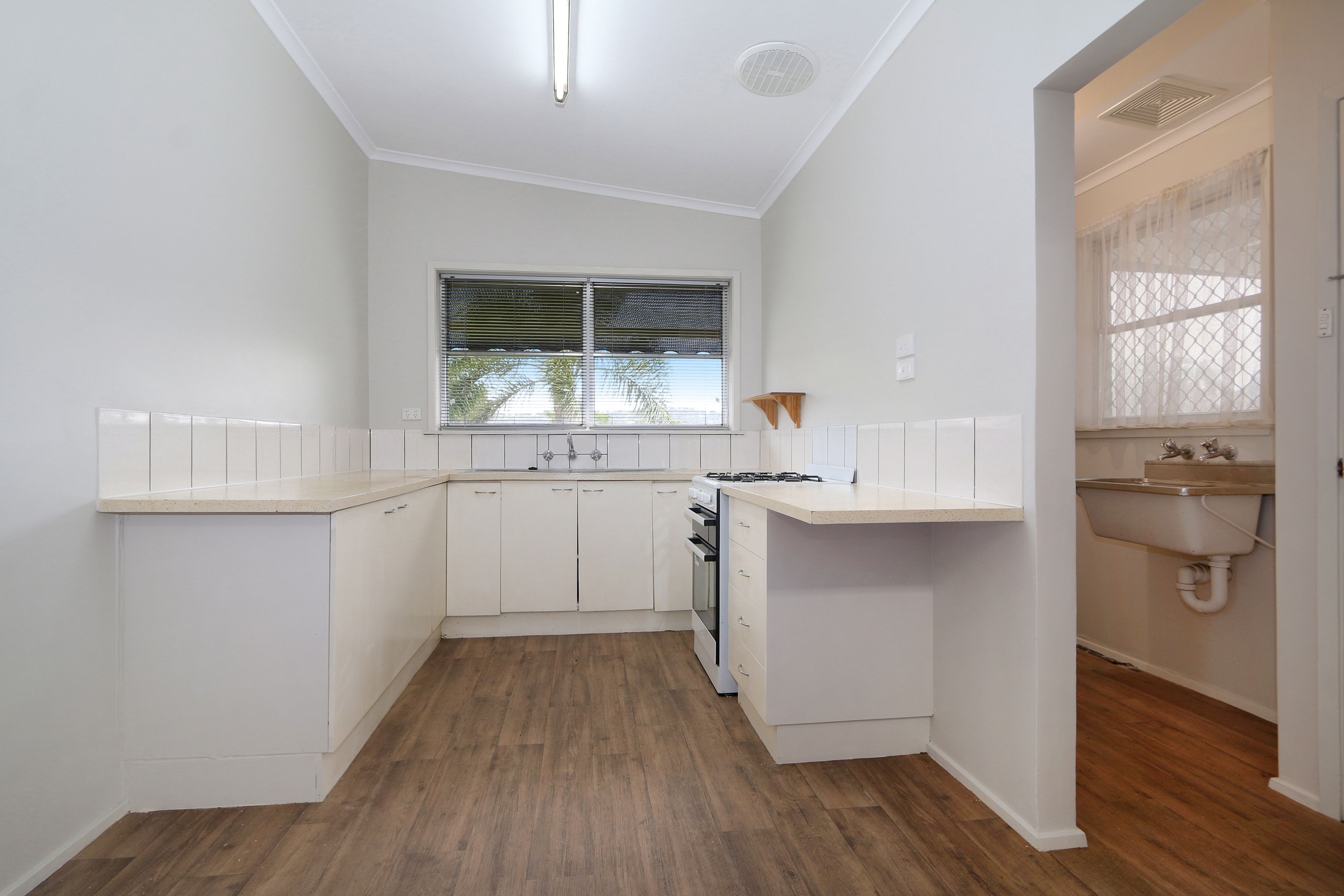 24 Dalgleish Street — photo 4 of 10