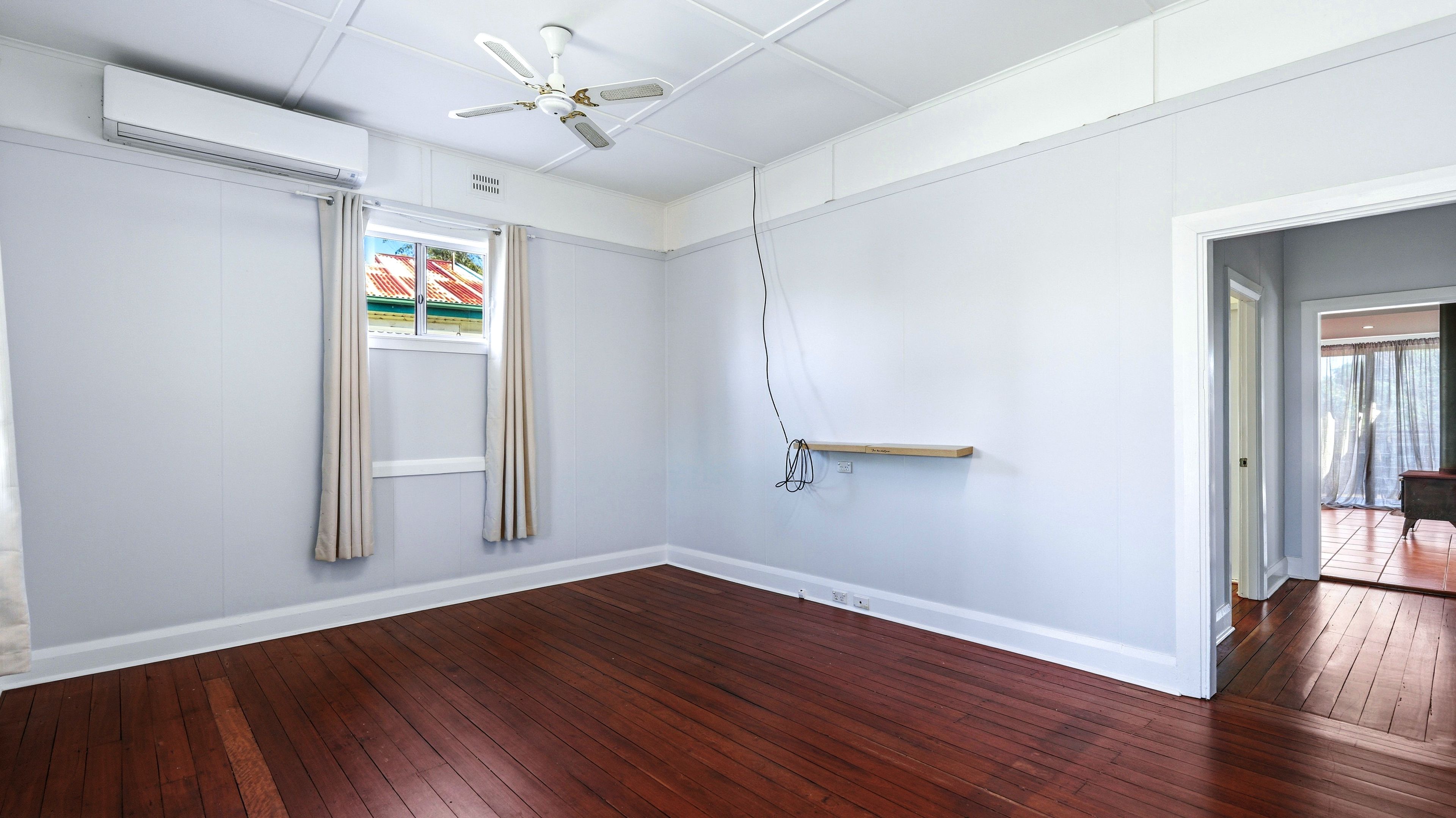 16 Ellen Street — photo 4 of 24