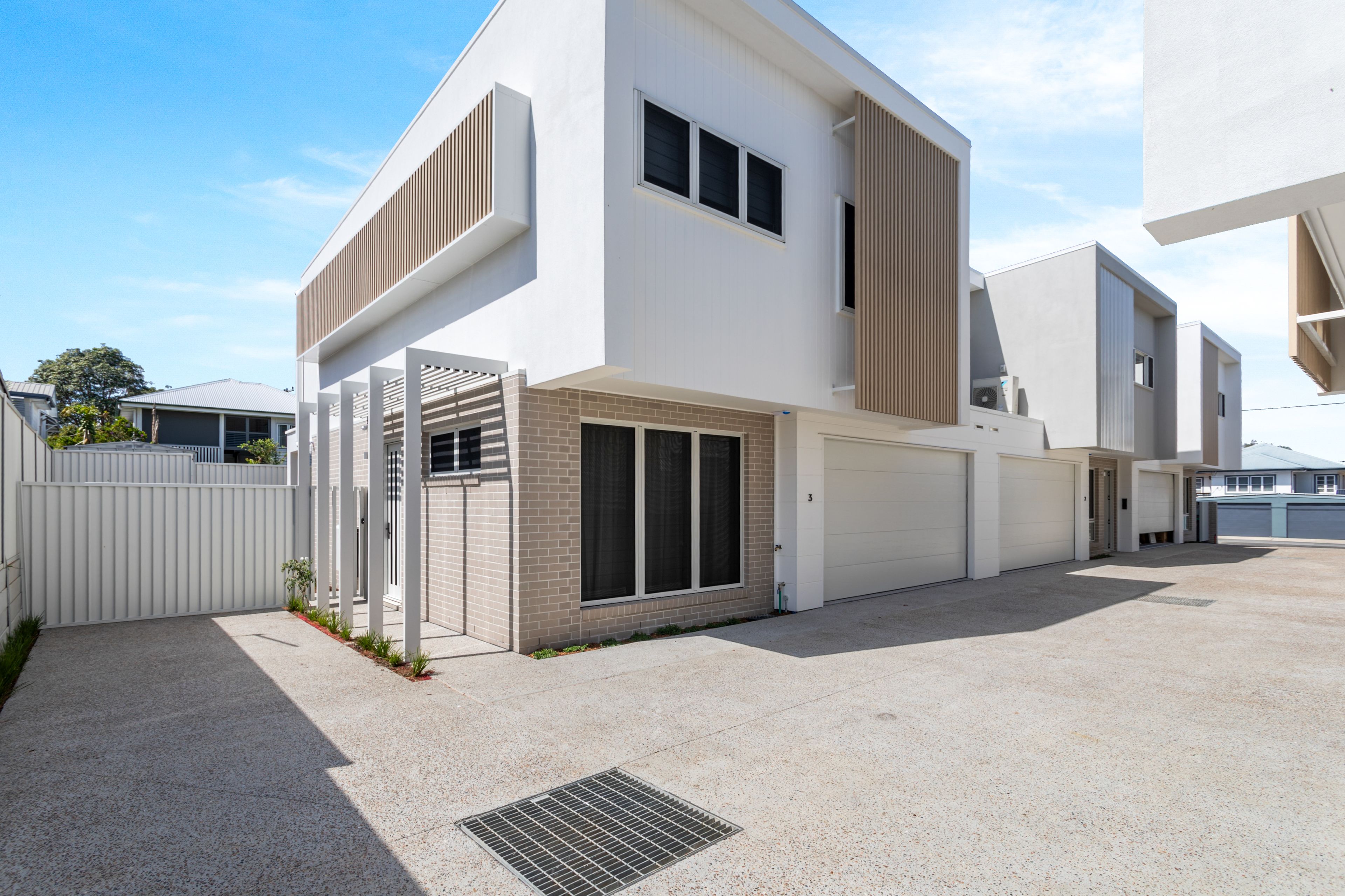 3/2-4 Collins Street — photo from Ray White Woody Point