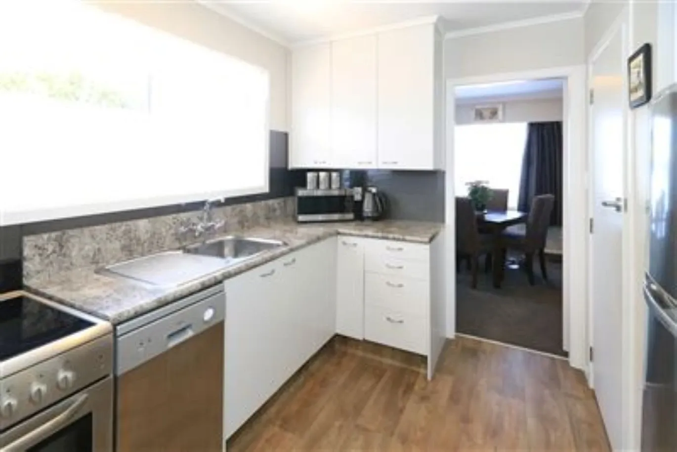 12 Bankwood Road photo 1