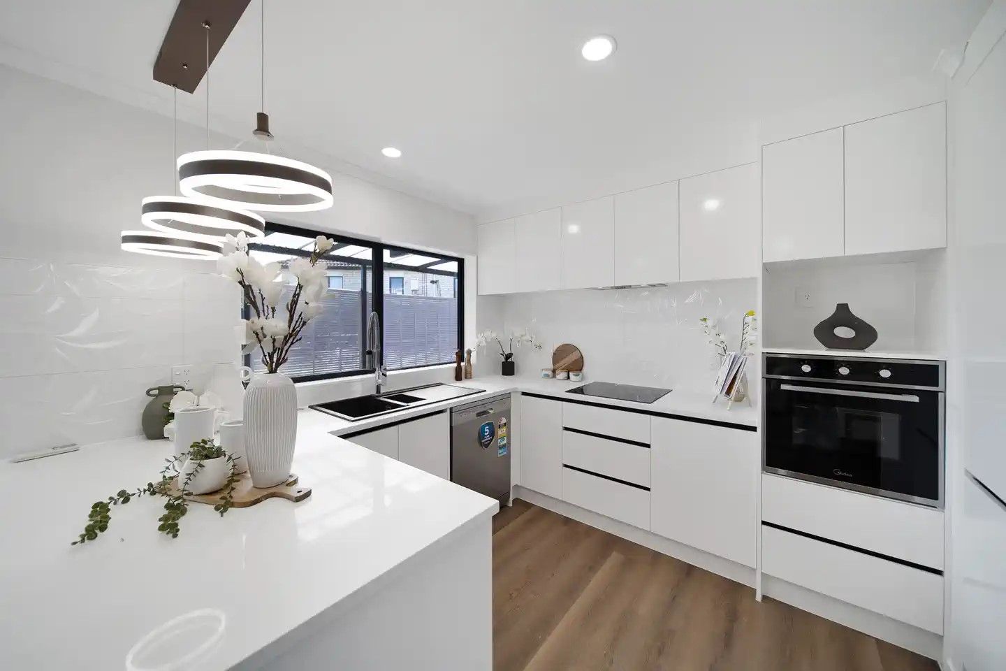 323 Mahia Road, Weymouth, Manukau City