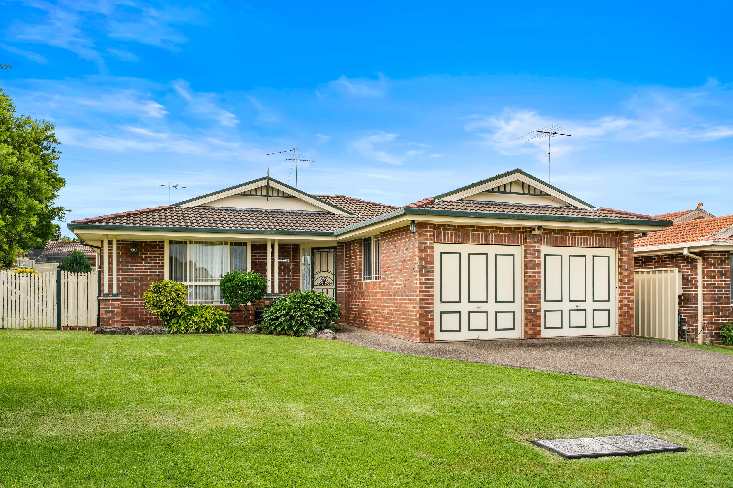 21 The Lakes Drive, Glenmore Park, NSW