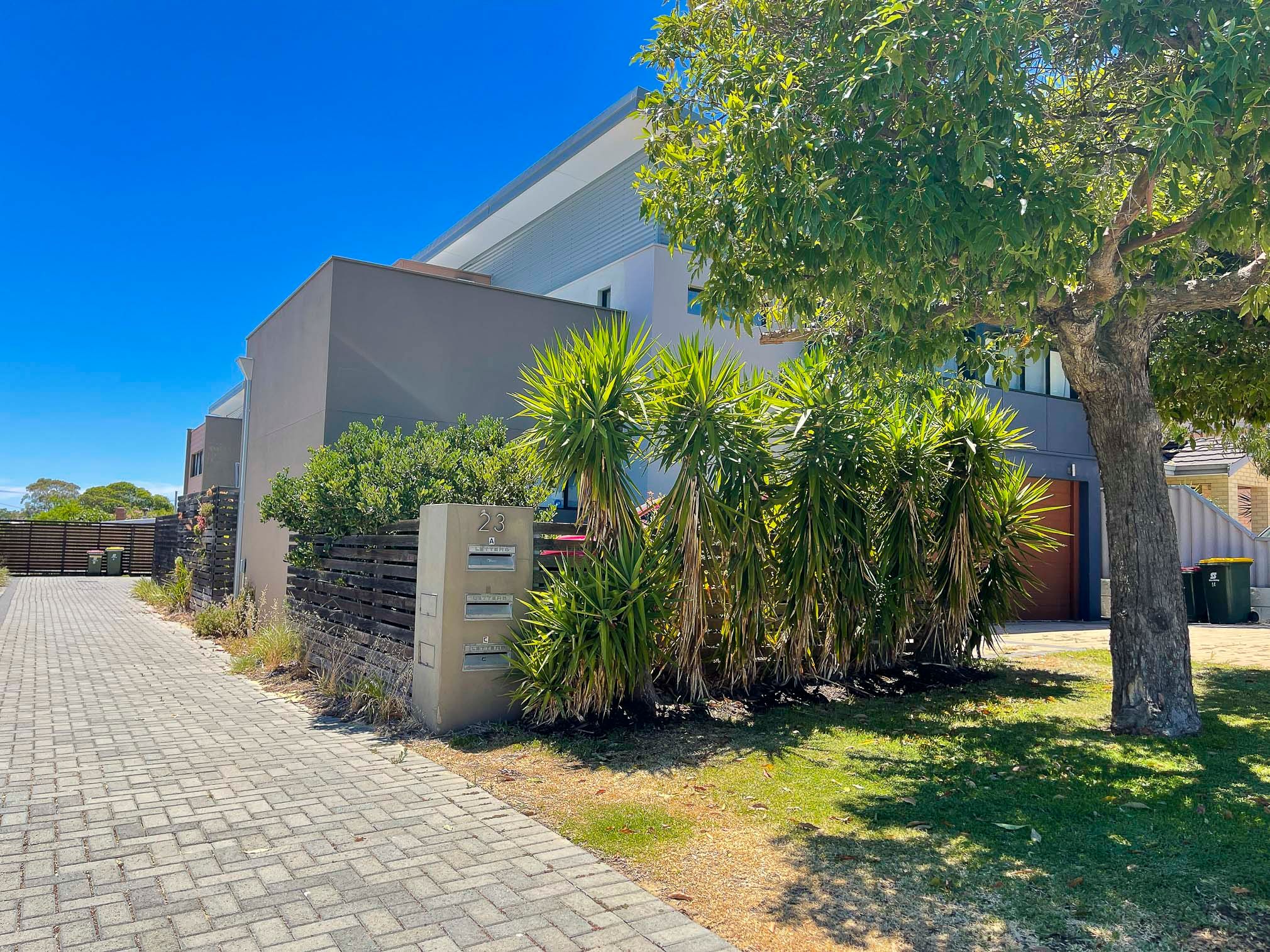 23B Eastbourne Crescent, Nollamara, WA 6061