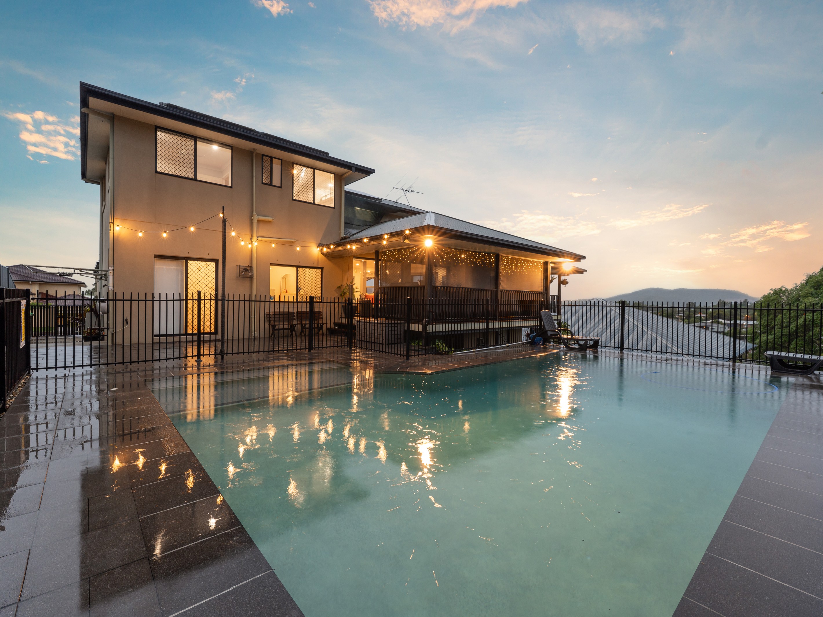 85 Hillenvale Avenue, Arana Hills, QLD 4054