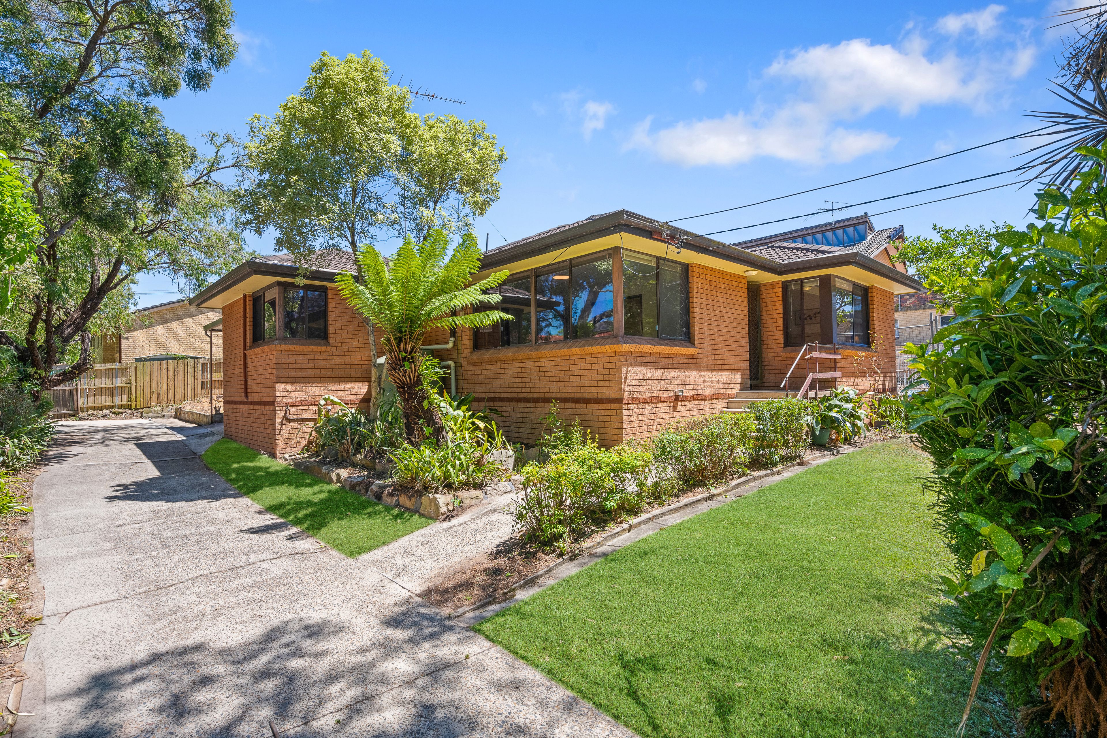 90 Seaforth Avenue , Oatley NSW 2223