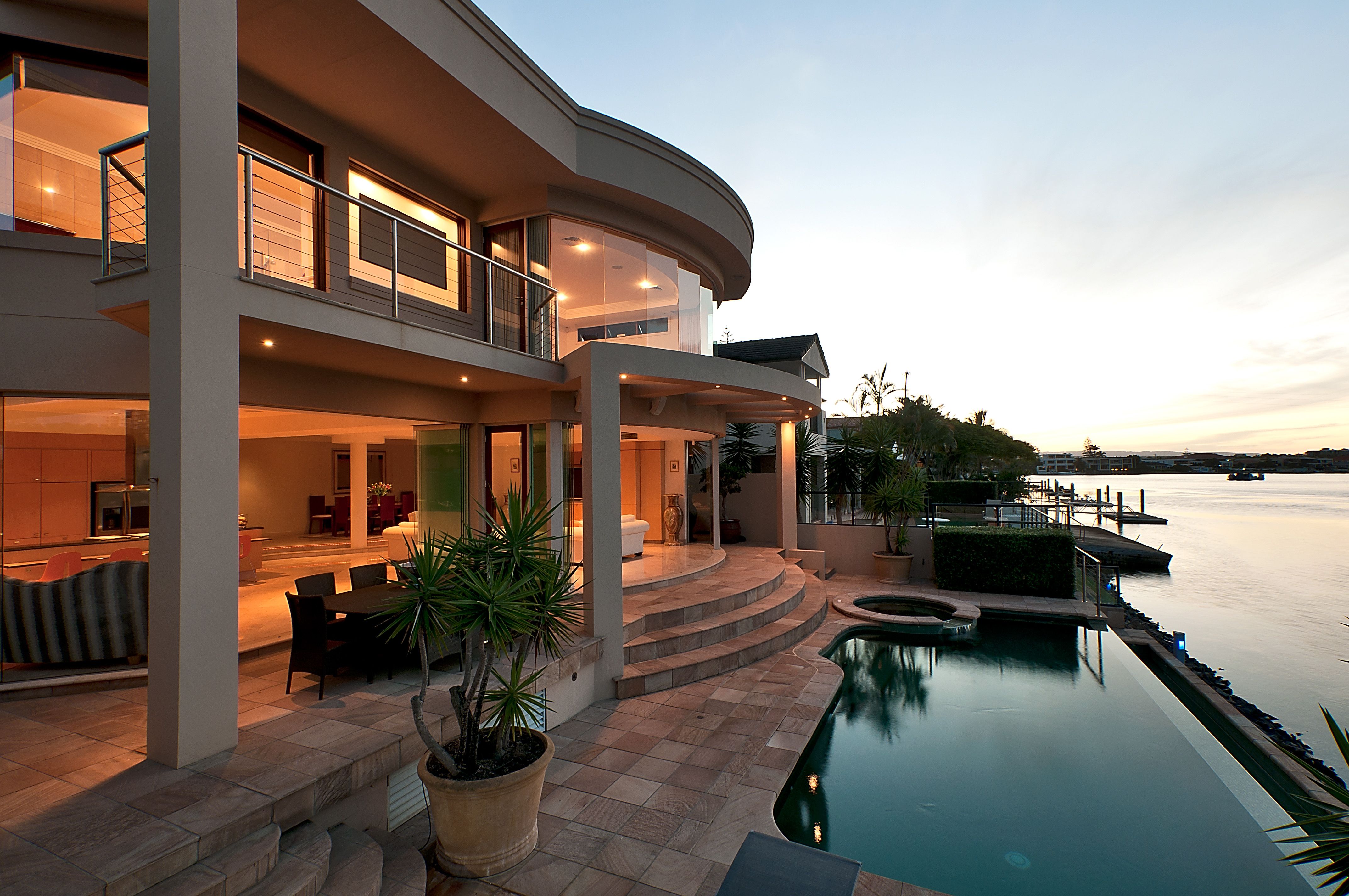 17 Naples Avenue, Isle Of Capri, QLD 4217