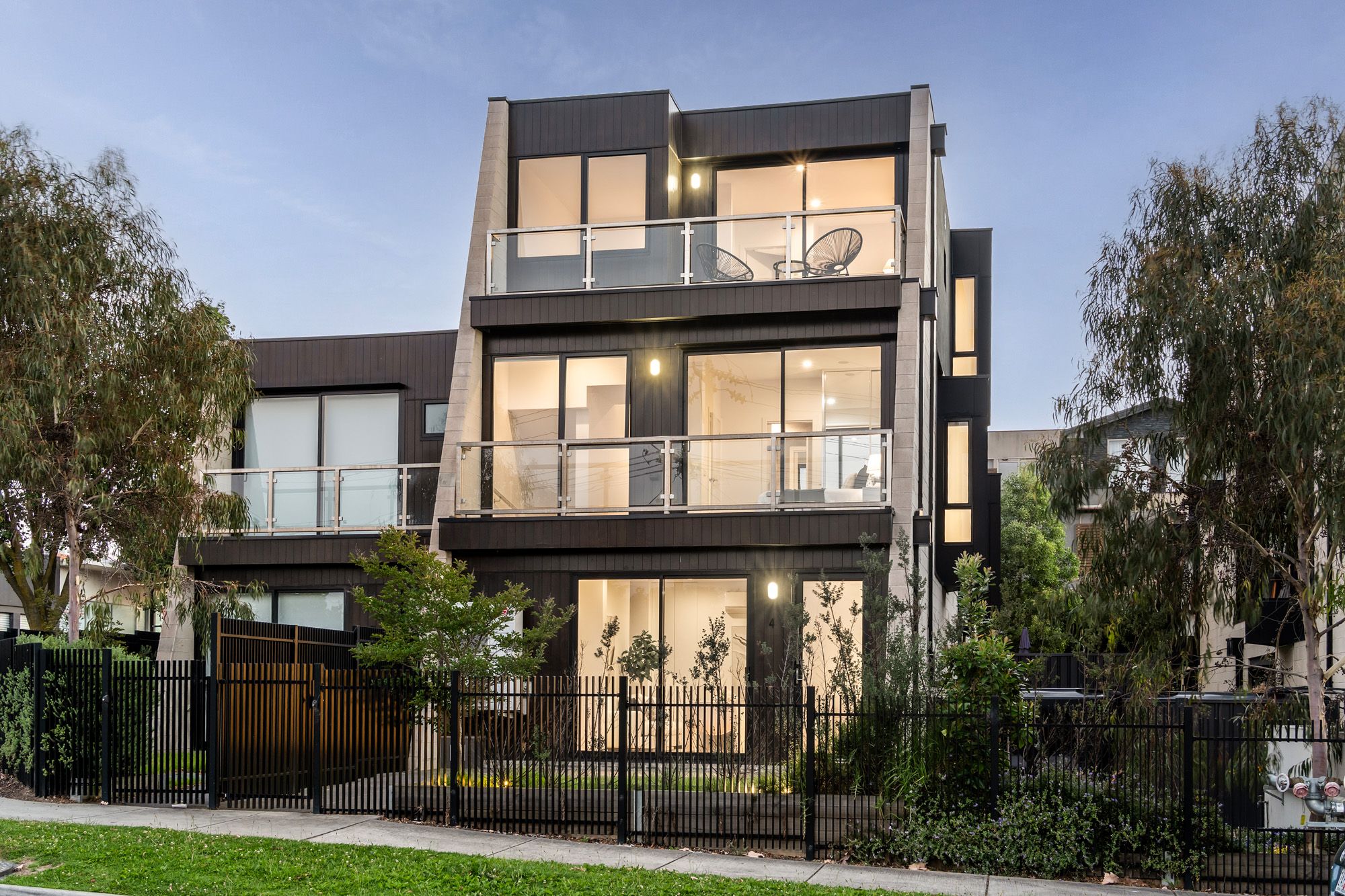 1 Winton Street, Burwood VIC 3125