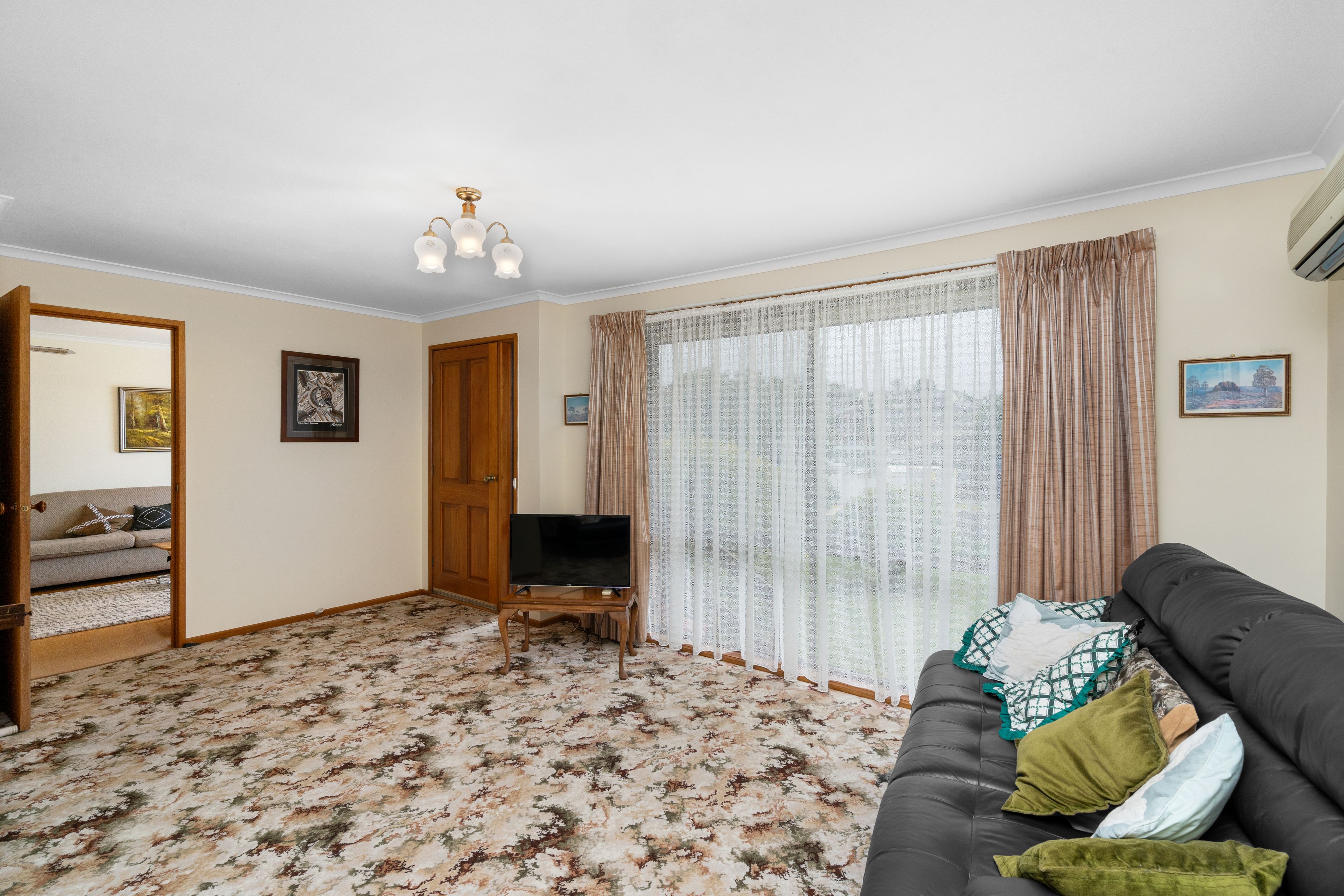 63 Anglesey Street — photo 9 of 22