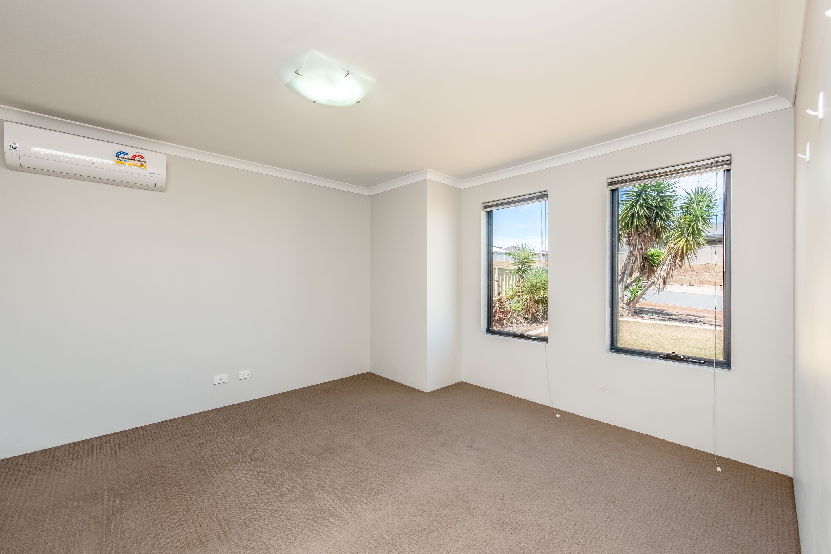 4 Wildwave Bend, Wandina, WA 6530
