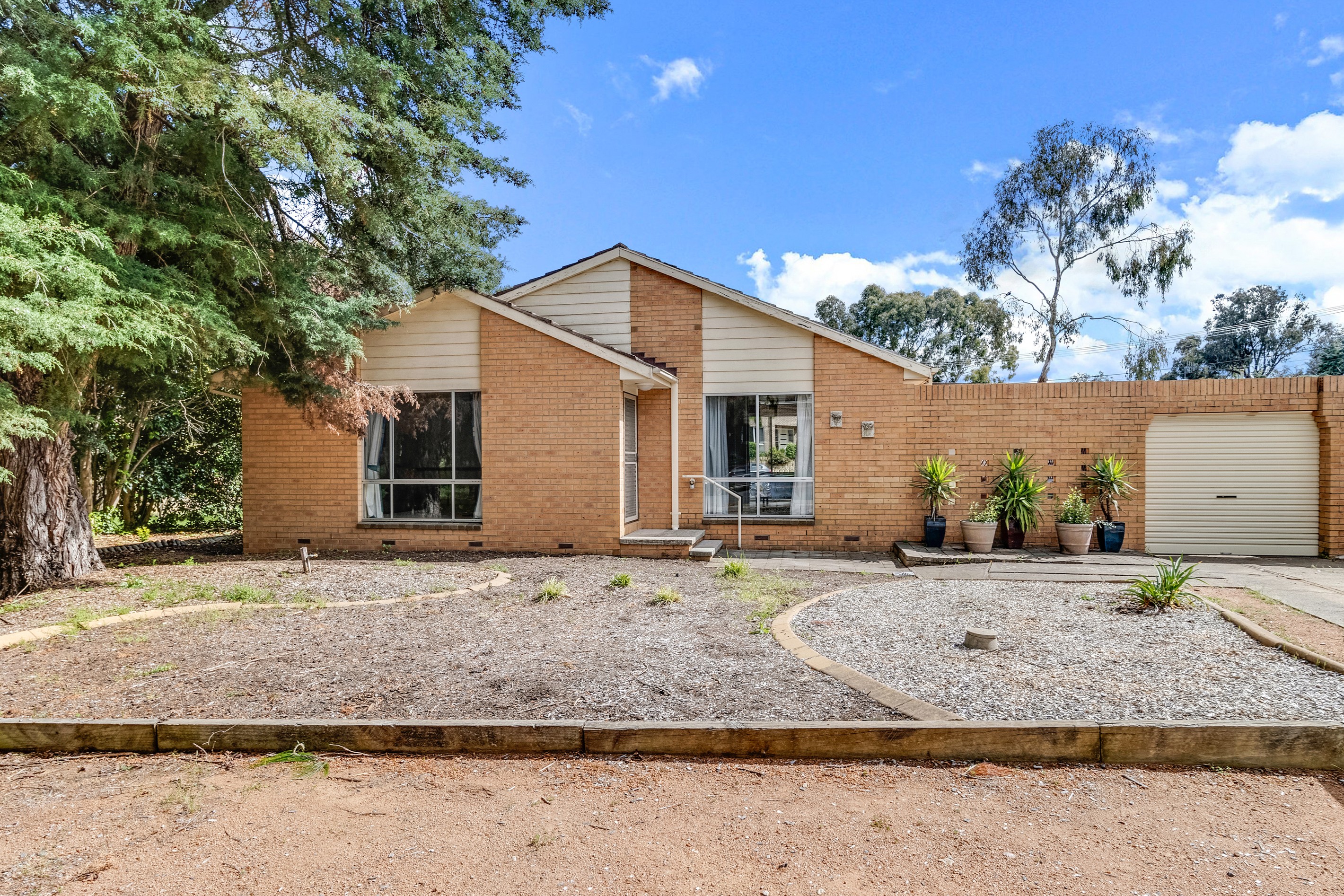 8 Grigson Place, Macgregor, ACT 2615