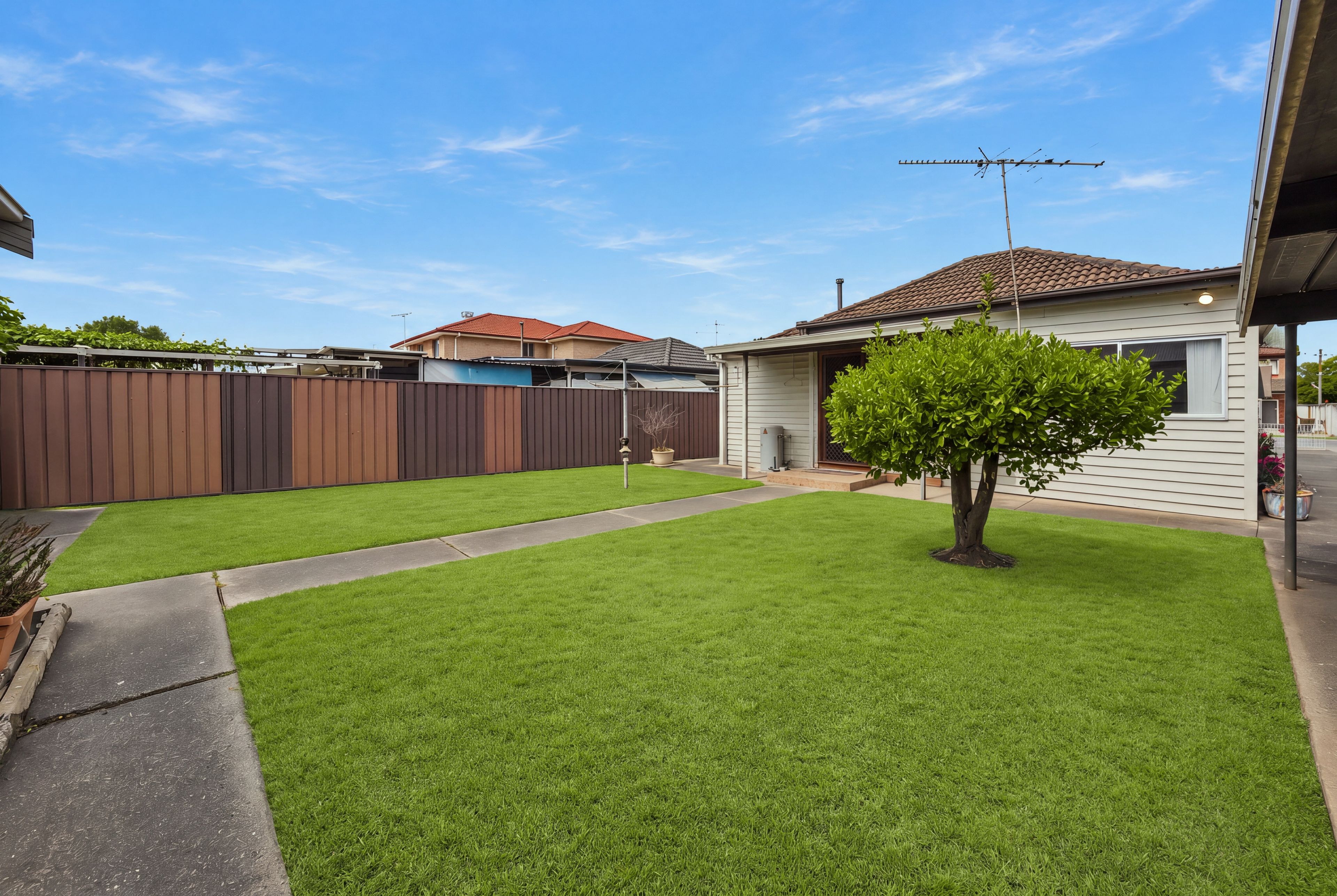 87 Torrens Street — photo 16 of 18