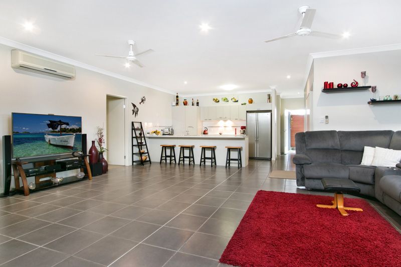 45 Phoenix Street, White Rock, QLD 4868