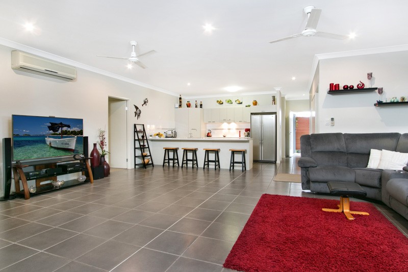 45 Phoenix Street, White Rock, QLD 4868
