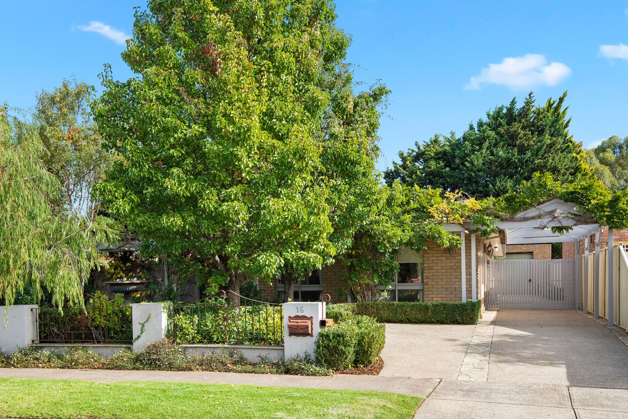 16 Nangiloc Crescent, Werribee, VIC 3030