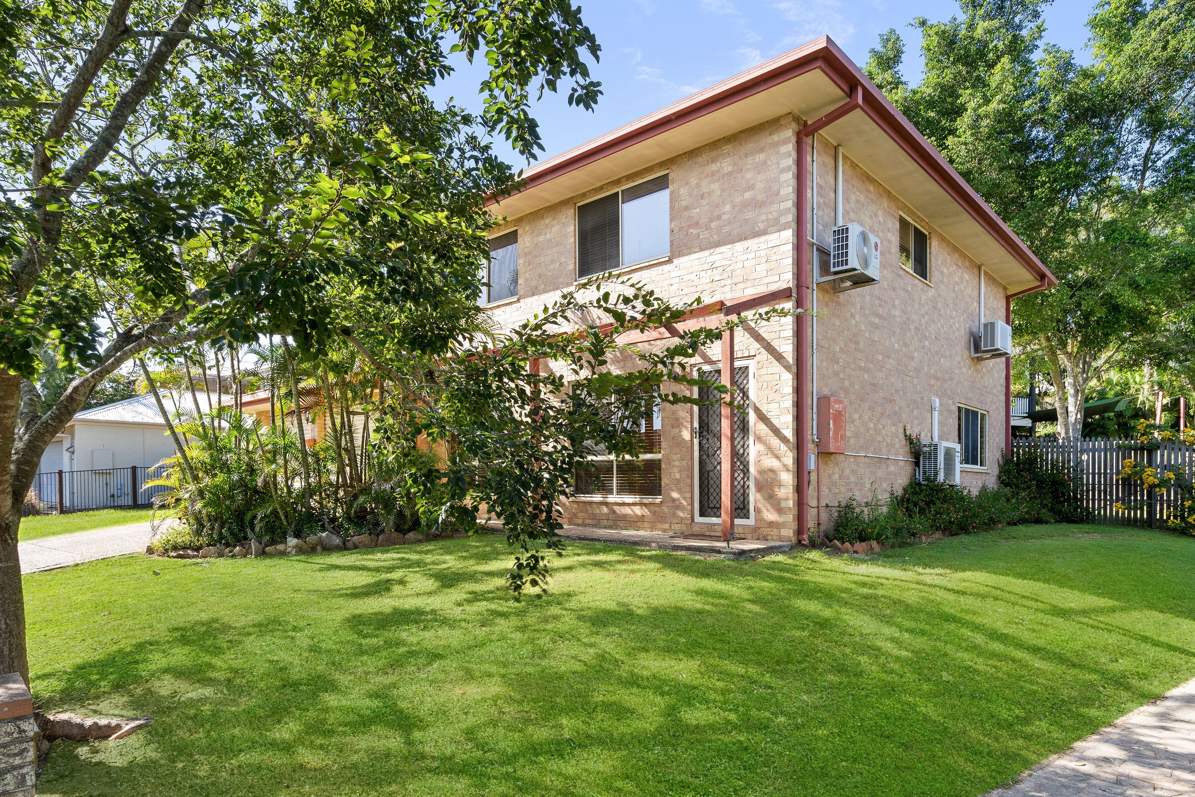 35 Deerdale Street, Stafford Heights, QLD 4053