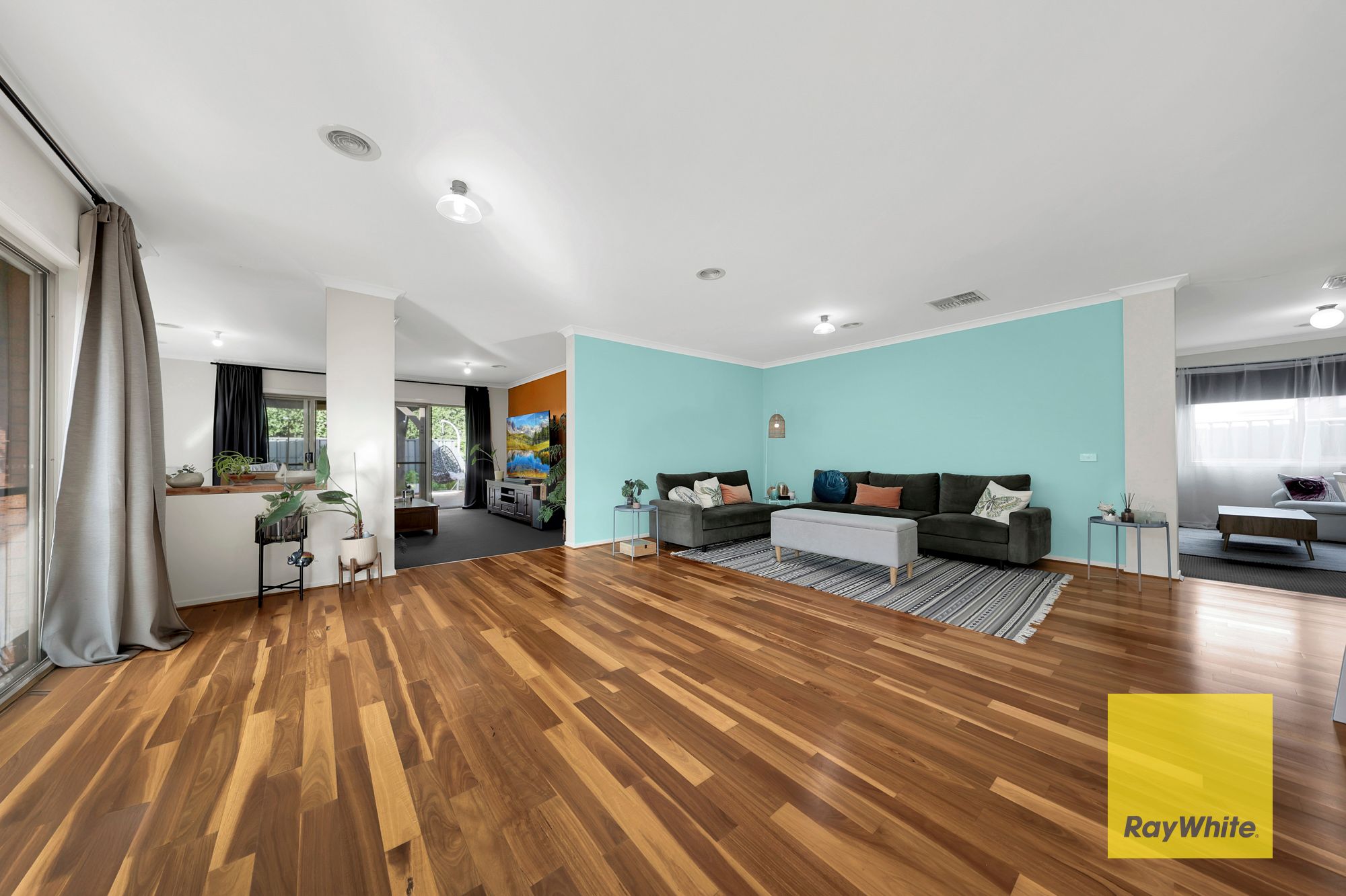 4 Jupiter Avenue — photo 7 of 24