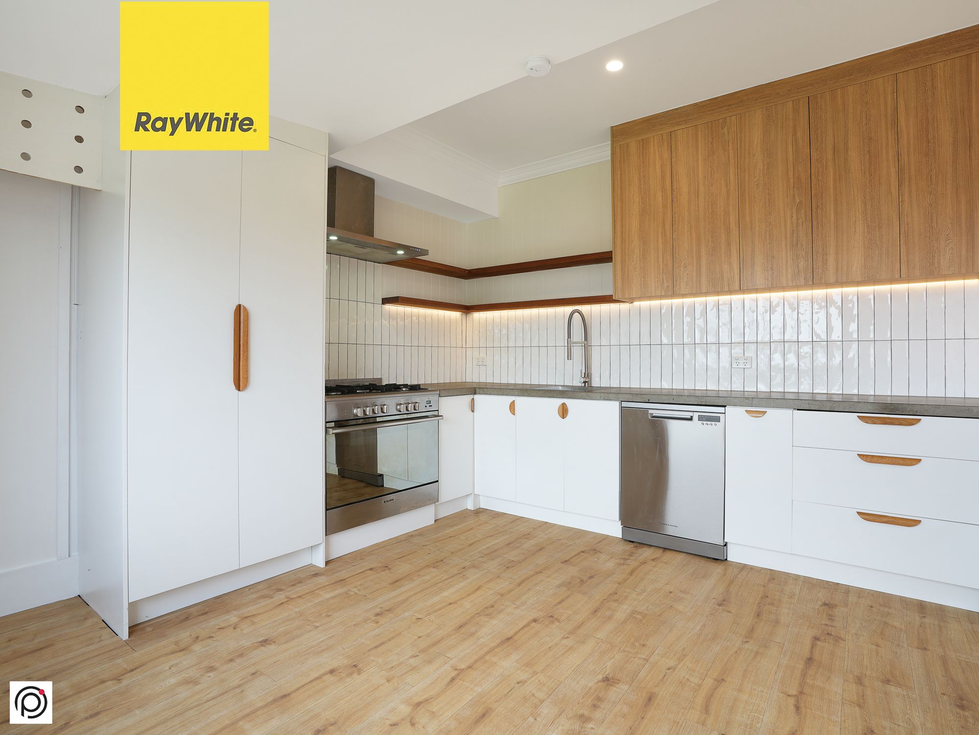65 Grand View Parade, Lake Heights, NSW 2502