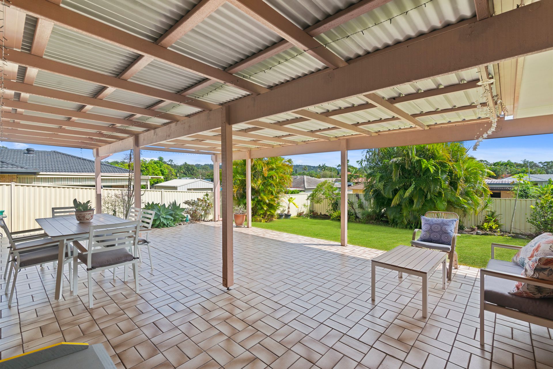6 Bernoth Street, Currumbin Waters, QLD 4223