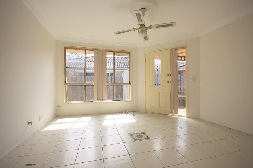 33 Parkholme Circuit, Englorie Park, NSW 2560