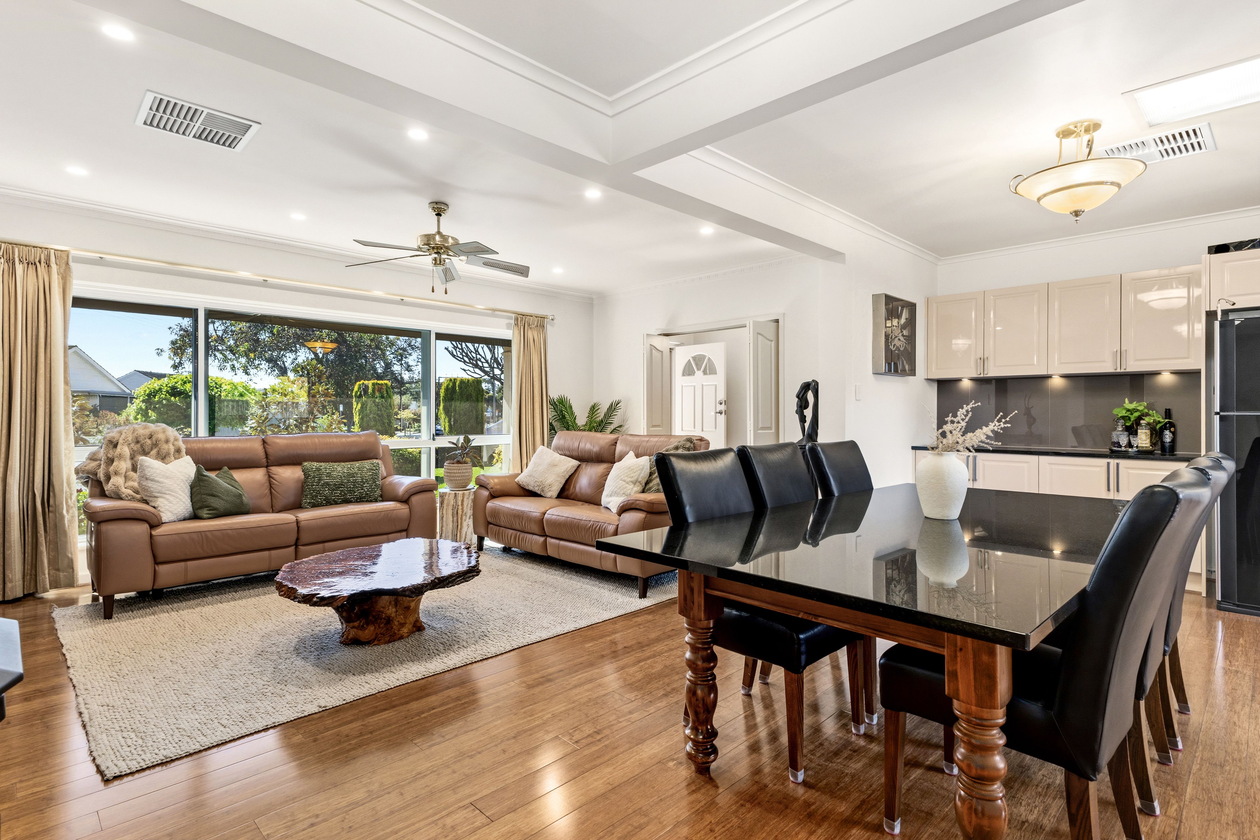 33 Oakleigh Road — photo 3 of 17