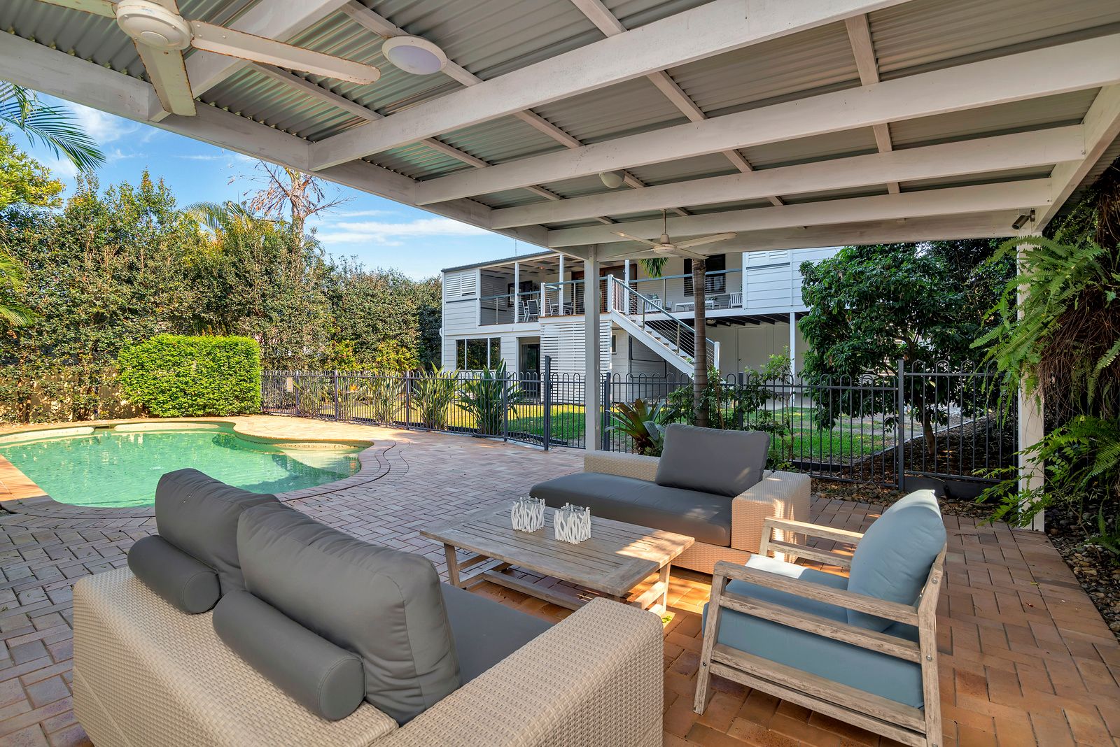 5 Third Avenue, Labrador, QLD 4215