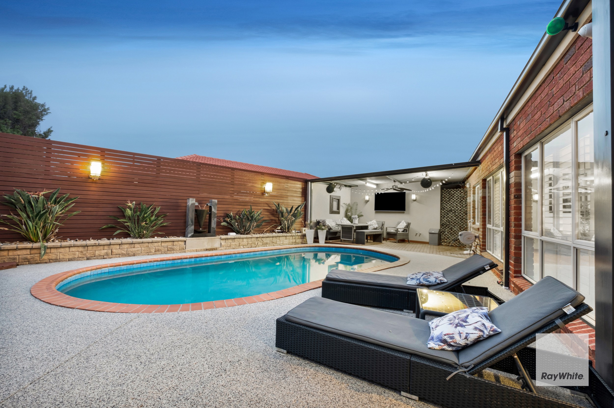 93 Saronvale Crescent, Hillside, VIC 3037