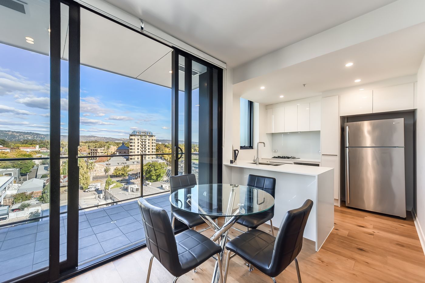 704/1 King William Street — photo 4 of 14