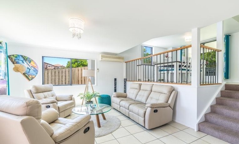 40/141 Pacific Pines Boulevard, Pacific Pines, QLD 4211