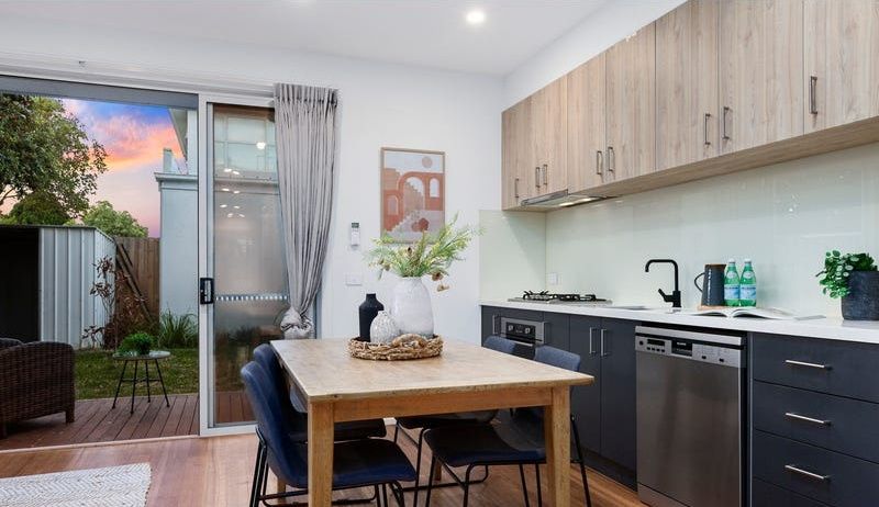 2/133 Blyth Street — photo 4 of 14