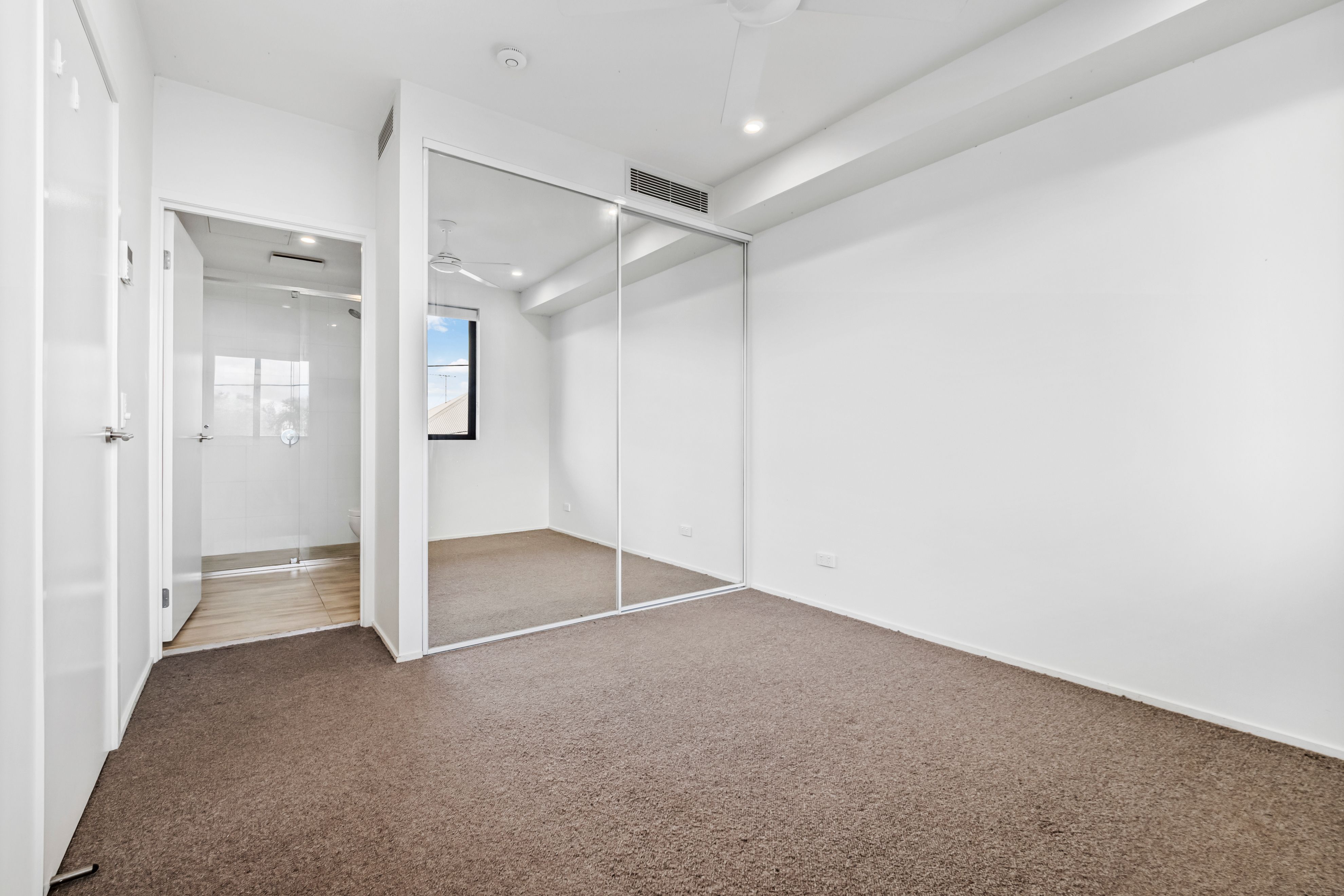 203/36 Anglesey Street — photo 12 of 23