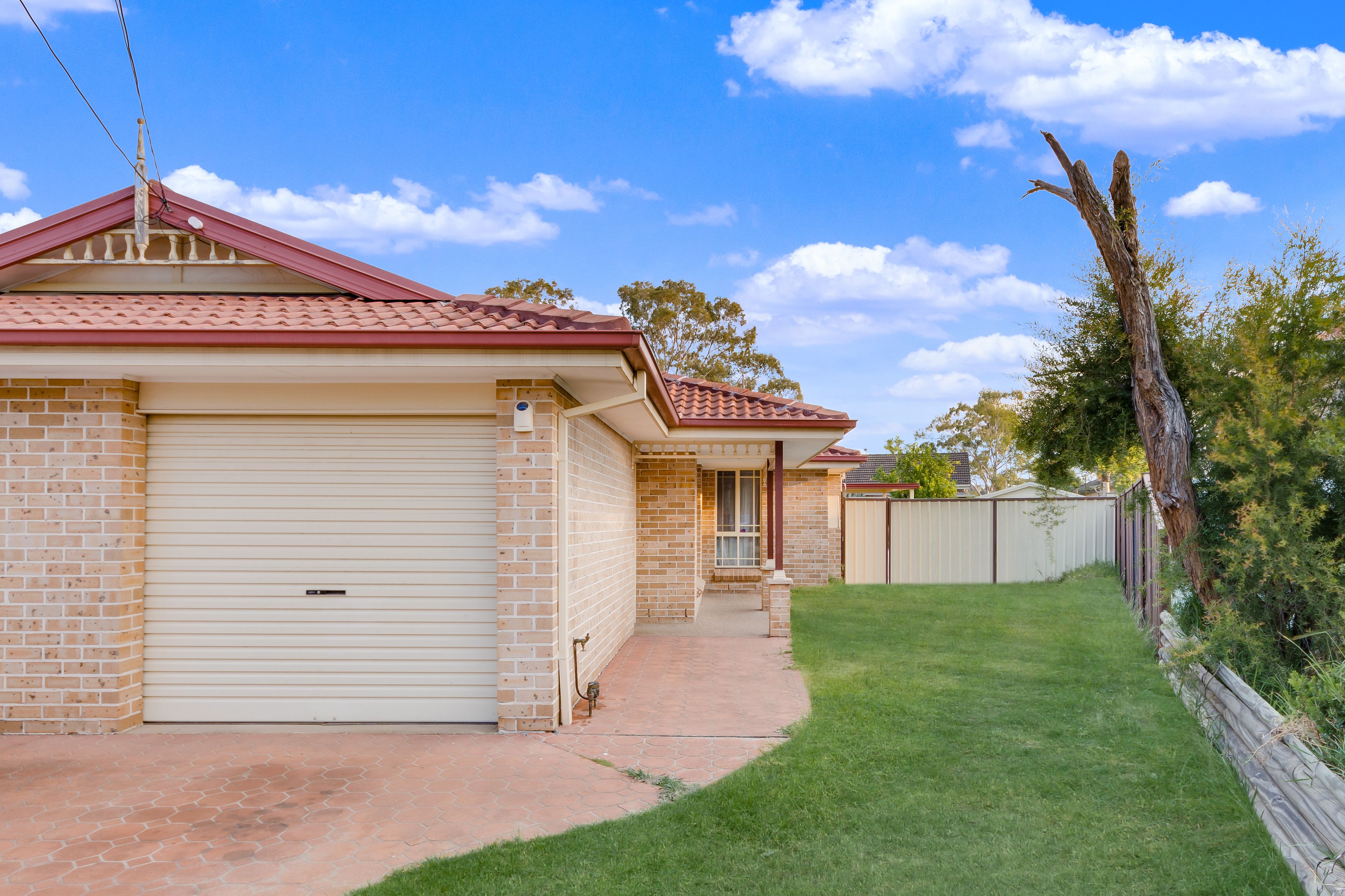 4B Johns Avenue, Macquarie Fields NSW 2564