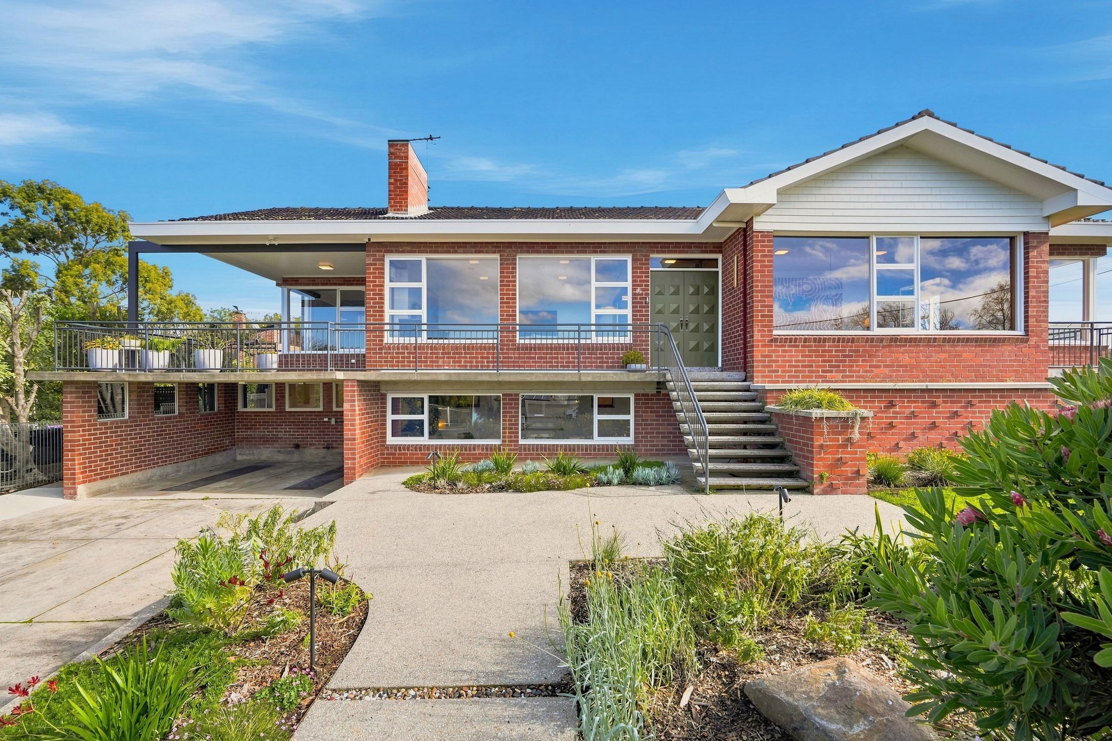 15 Casuarina Crescent — photo 7 of 30