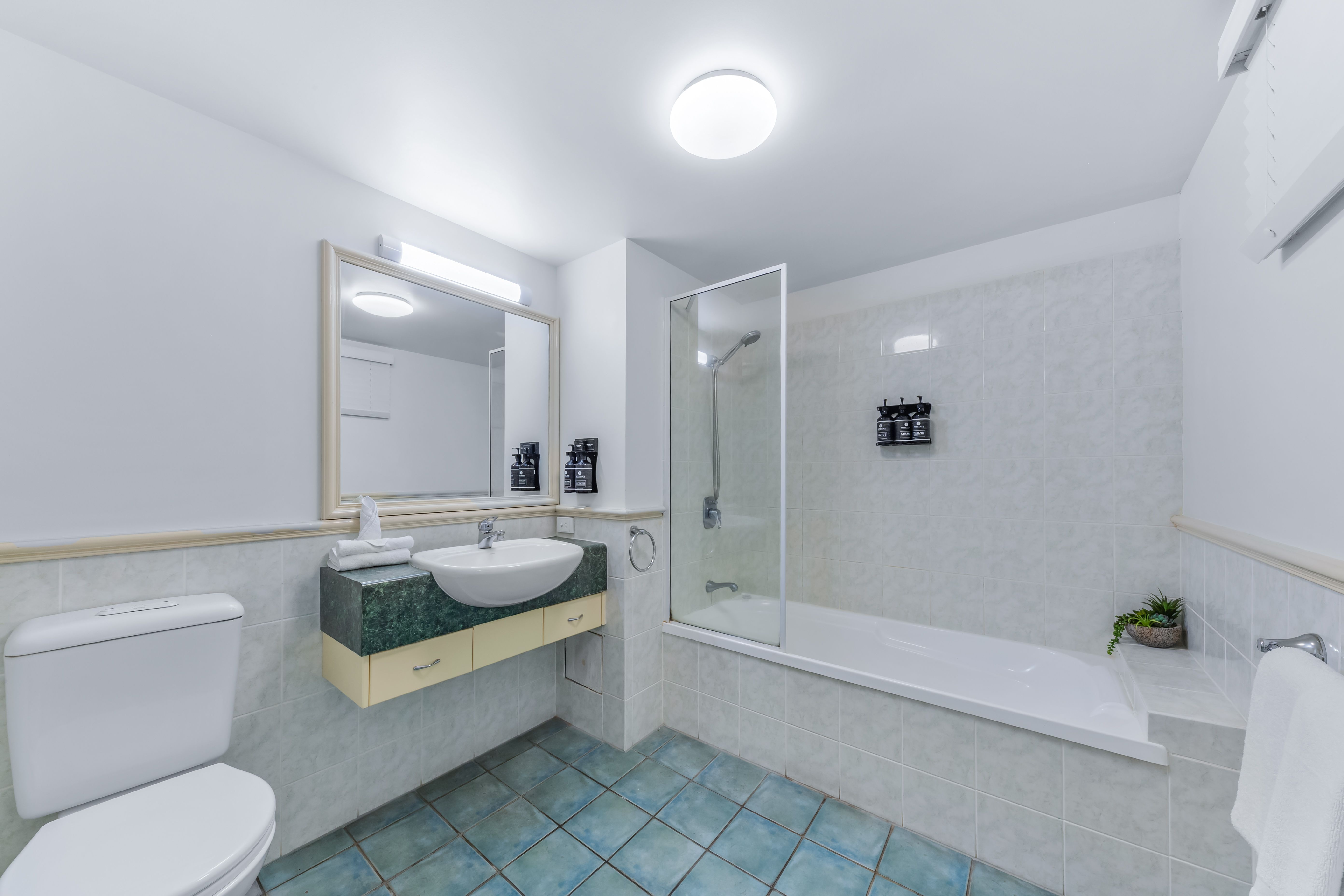 23/4 Golden Orchid Drive — photo 13 of 26