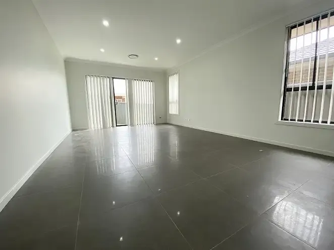 10a Rixon Street, Oran Park, NSW 2570