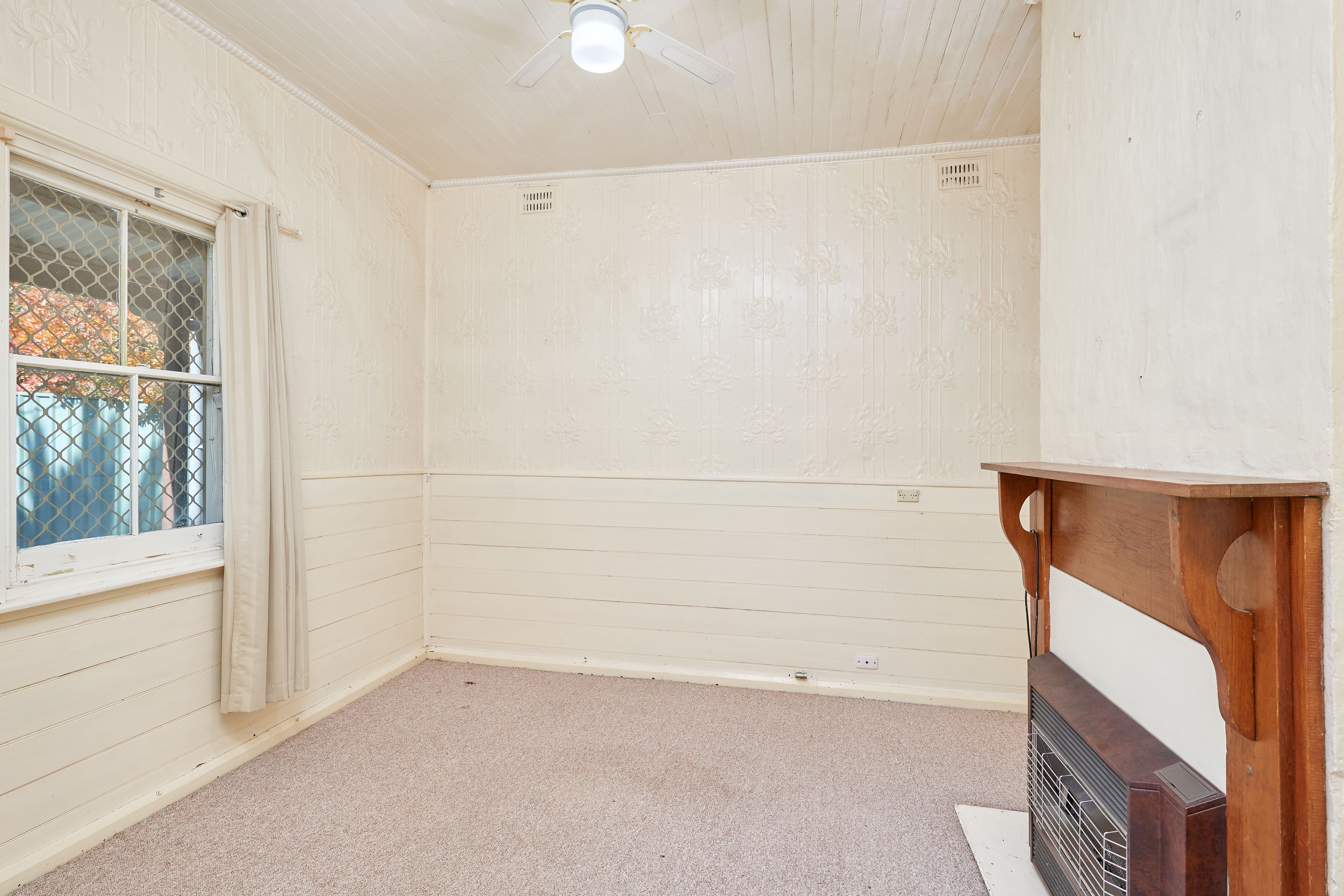 4 Kildare Street, Turvey Park, NSW 2650