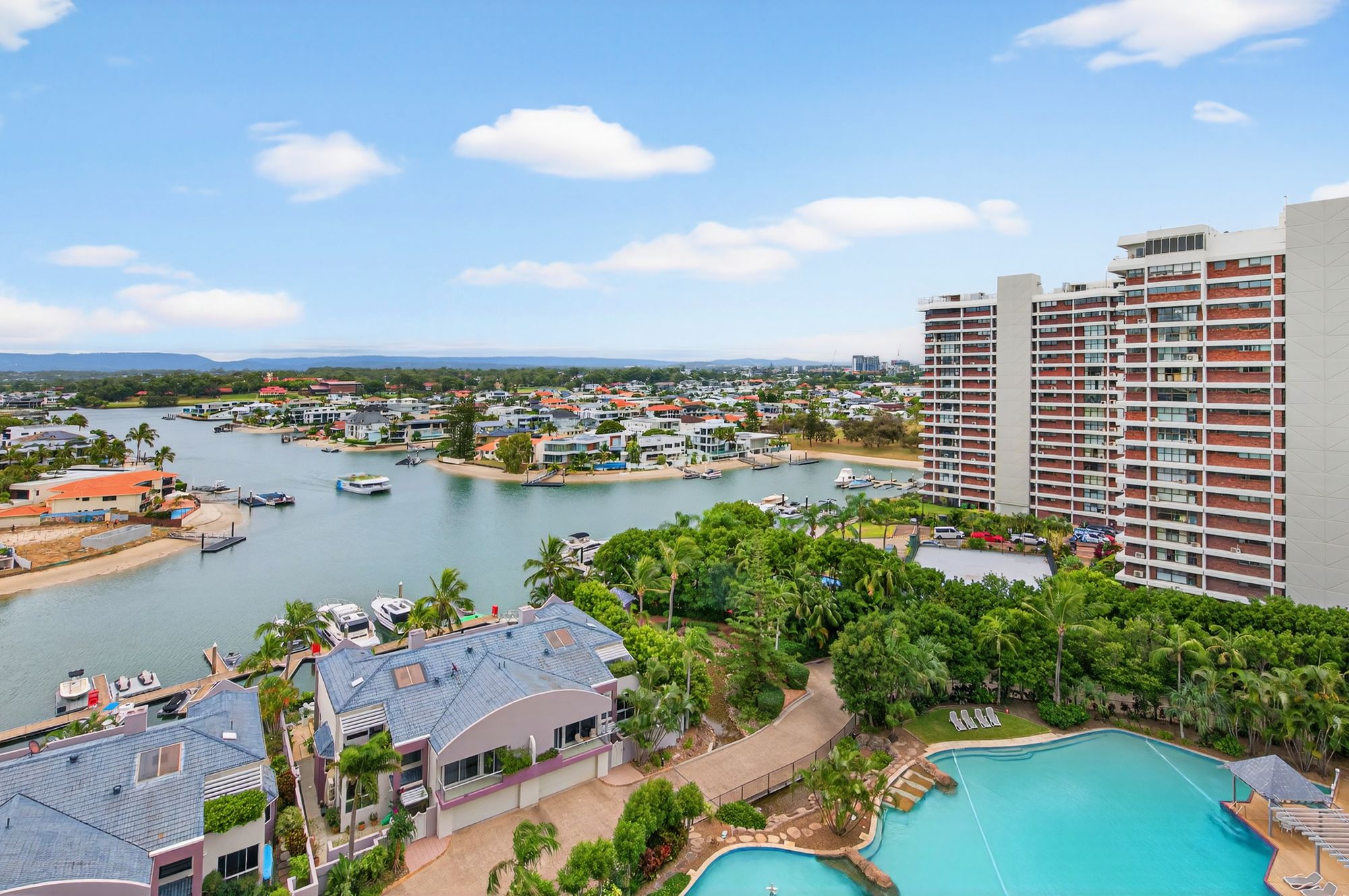 57/12 Commodore Drive, SURFERS PARADISE, QLD 4217 - Sold Unit - Ray ...