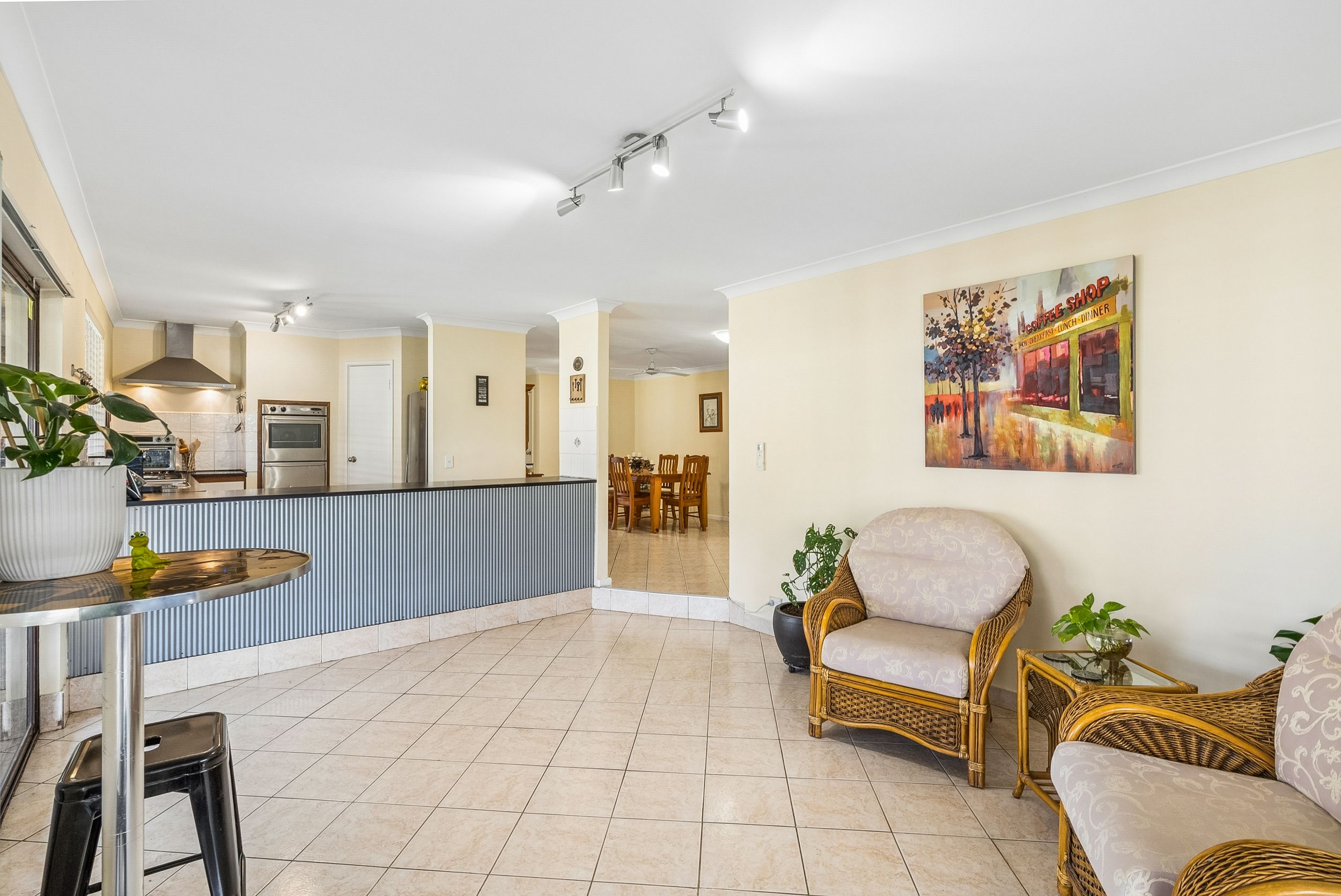 8 Palmer Crescent — photo 14 of 30