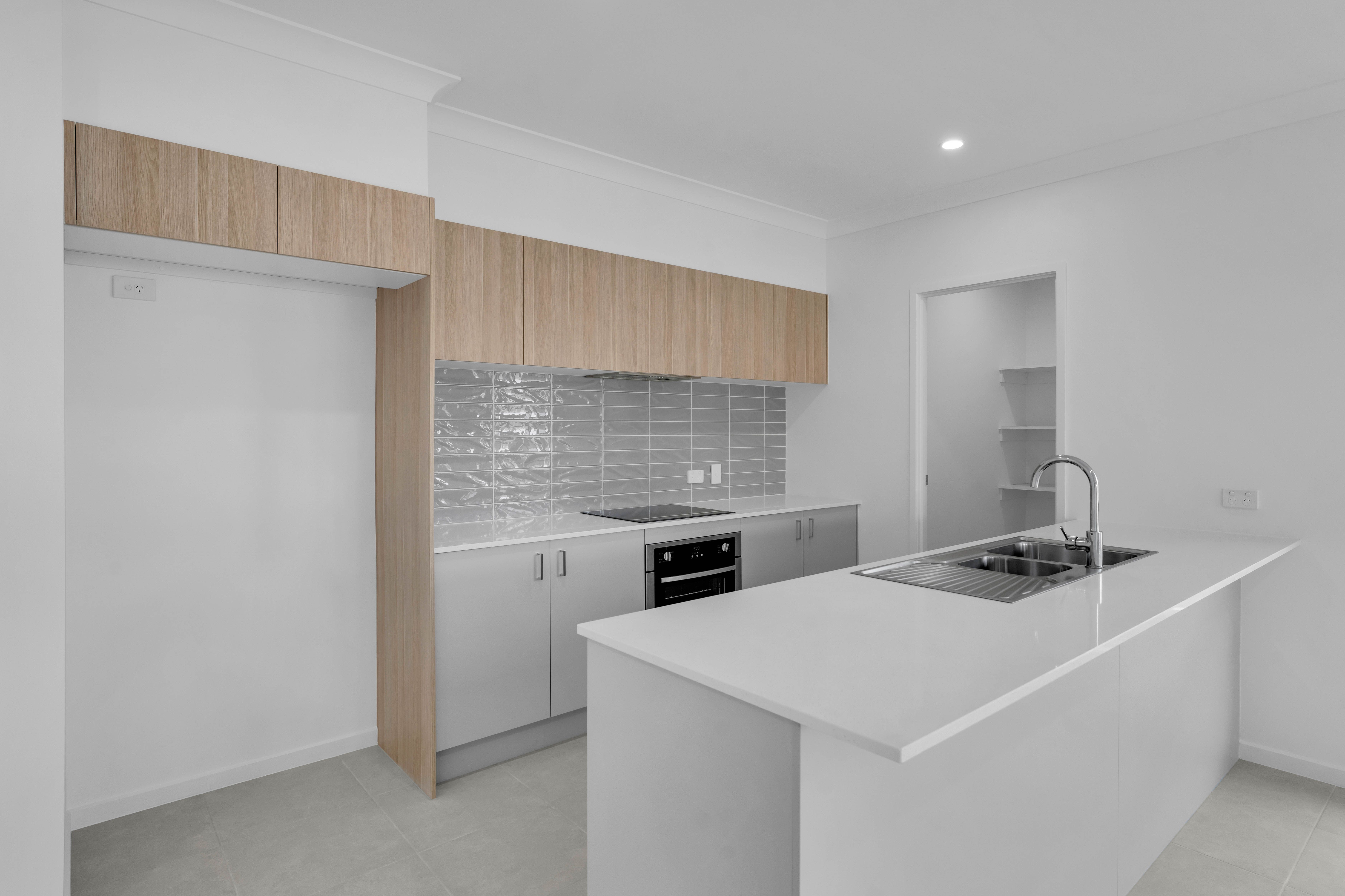 84 Shoreline Avenue, Redland Bay, QLD 4165