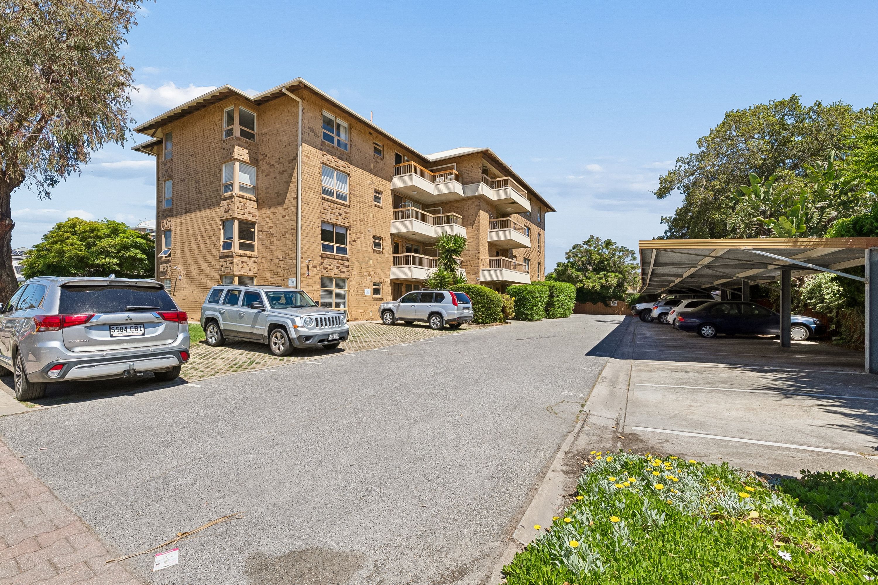 10/21 Sturt Street — photo from Ray White Glenelg