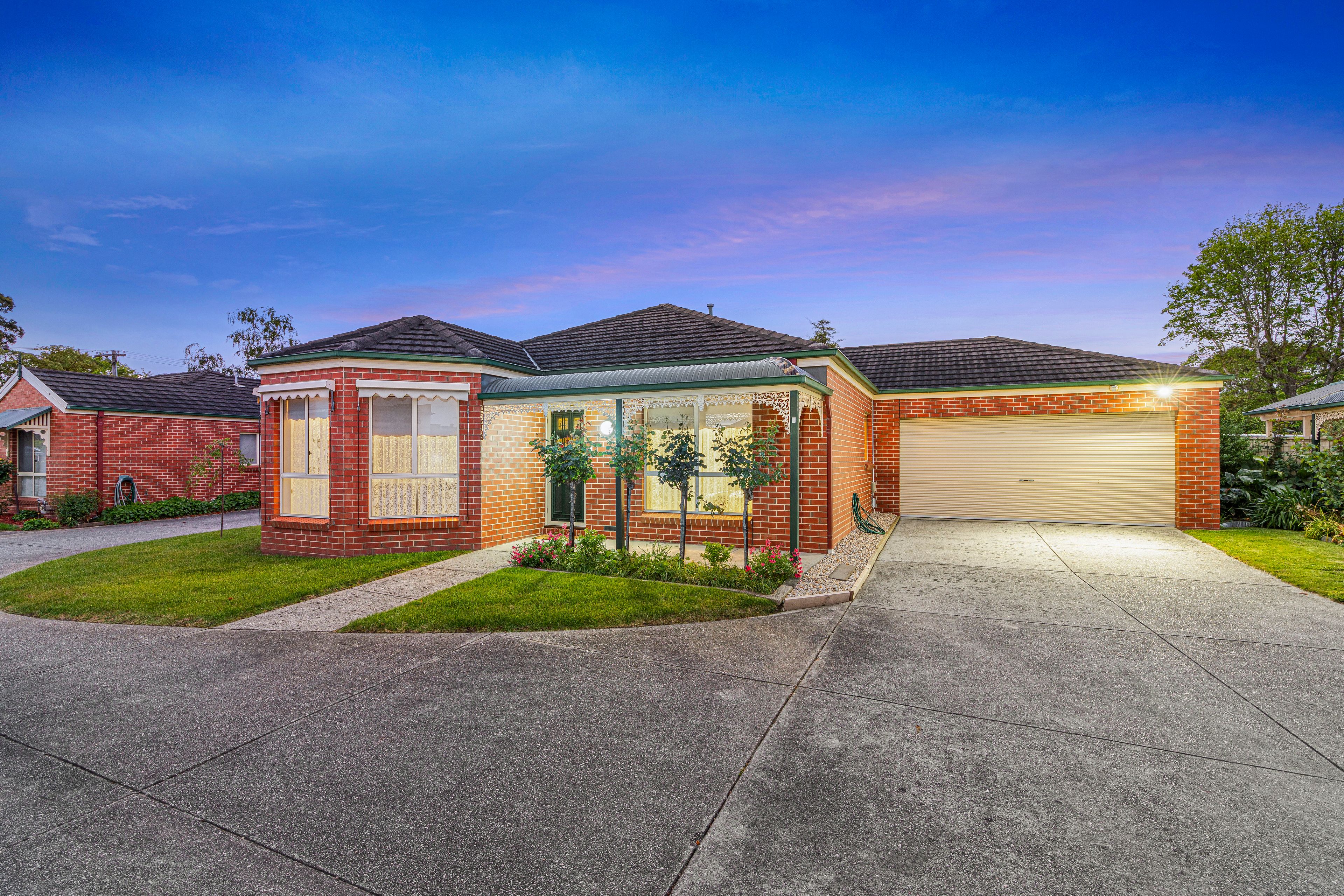 2/206 Victoria Street — photo from Ray White Ballarat