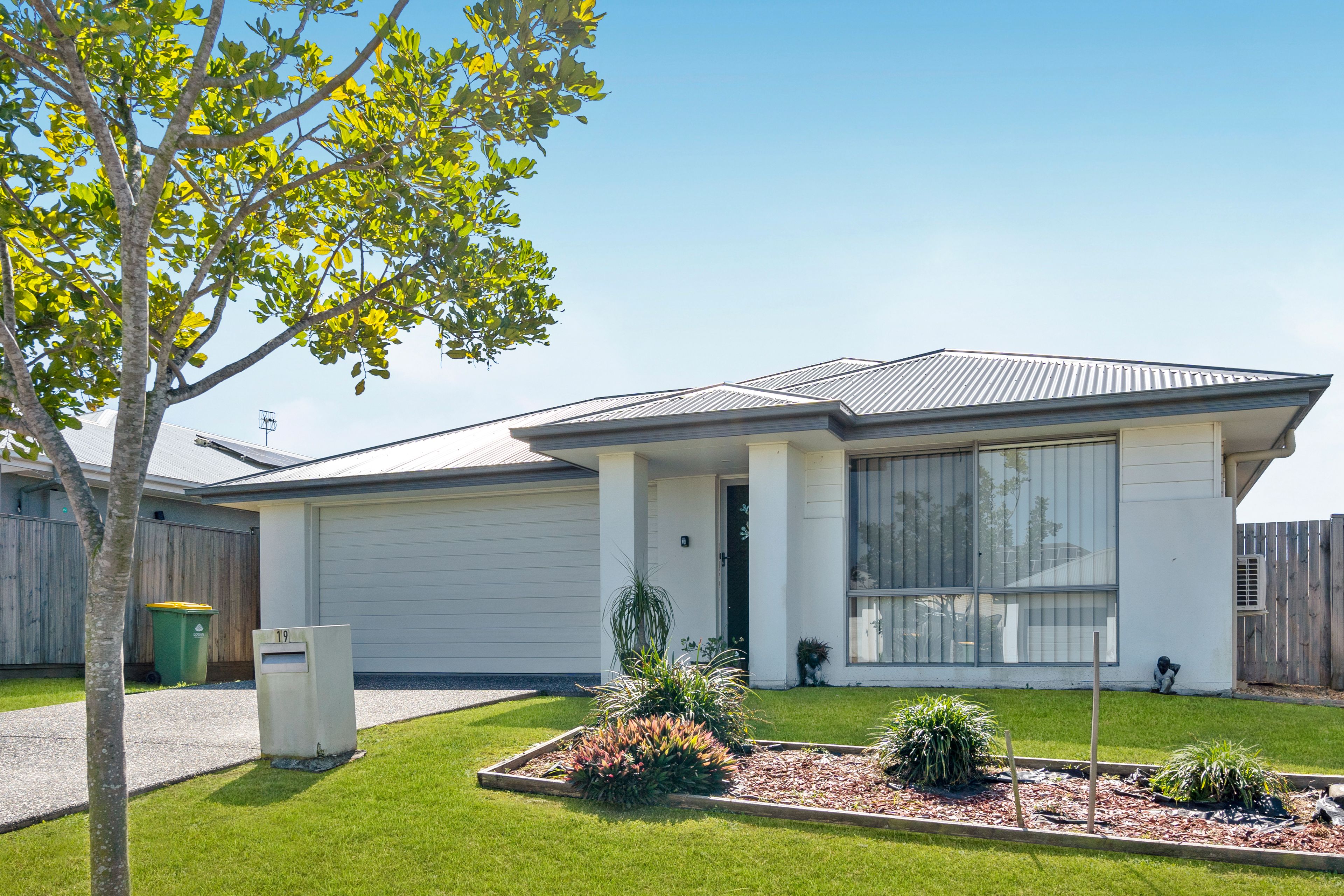 19 Skelbrook Road, Park Ridge, QLD 4125